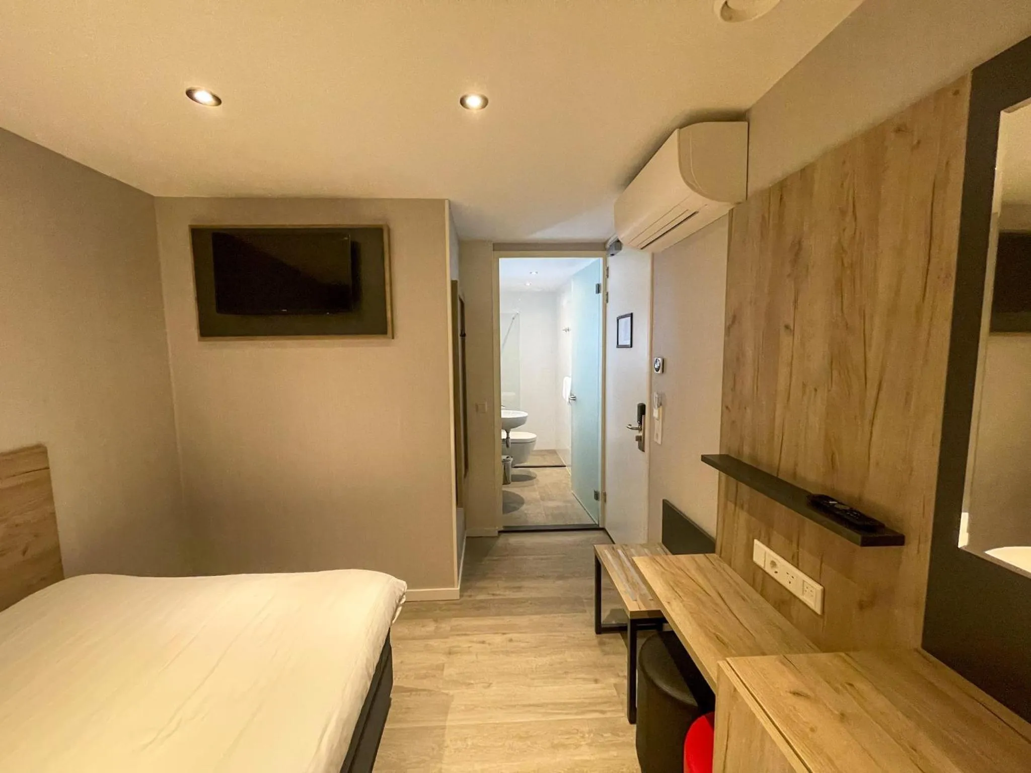 TV and multimedia, Bed in Joy Hotel