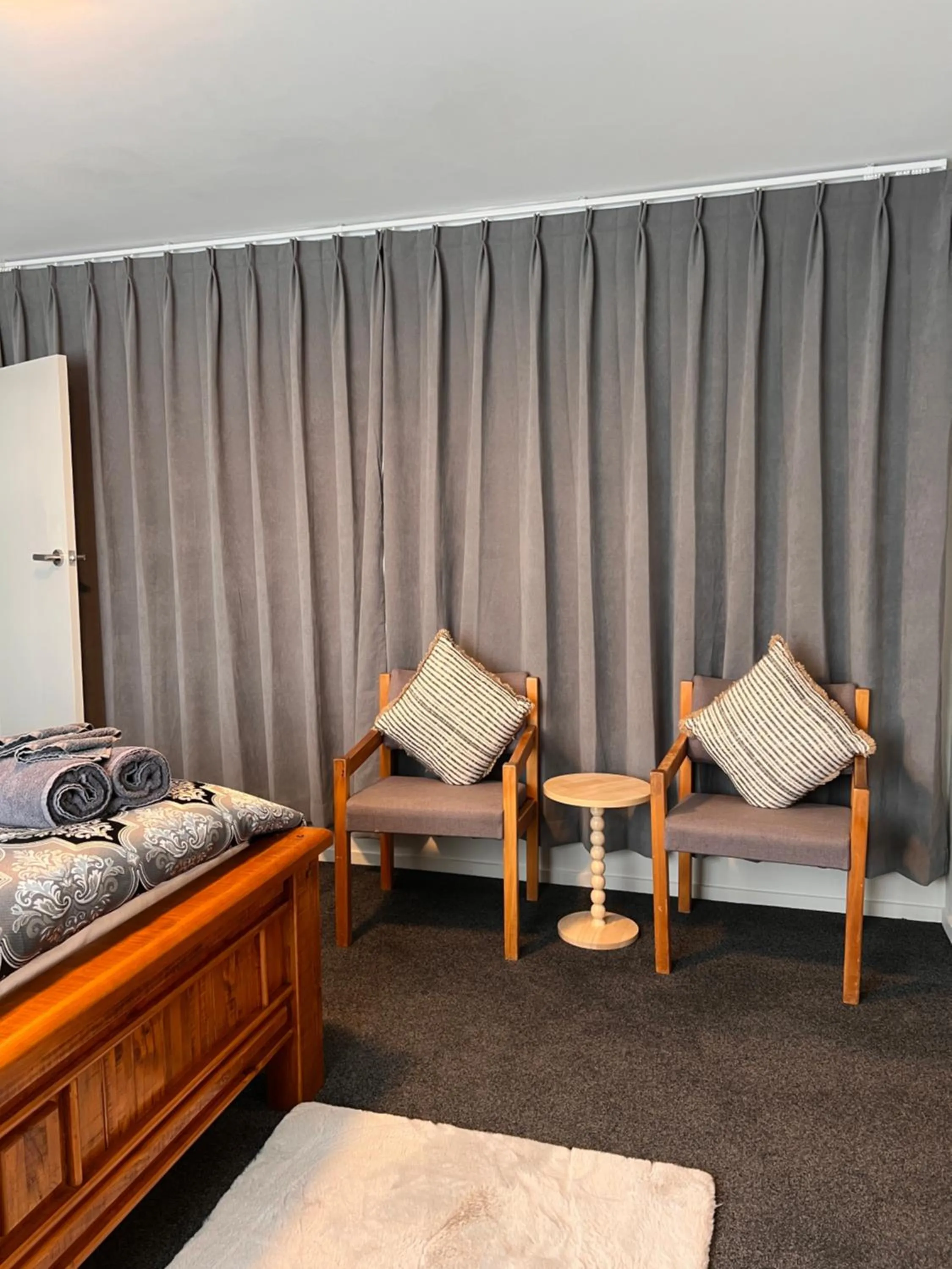 Bed in Willowbank Motel