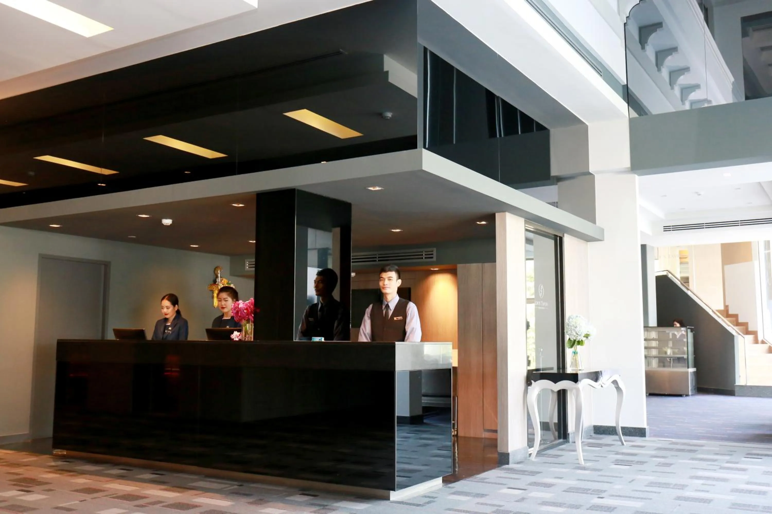 Lobby or reception in Louis Tavern Hotel