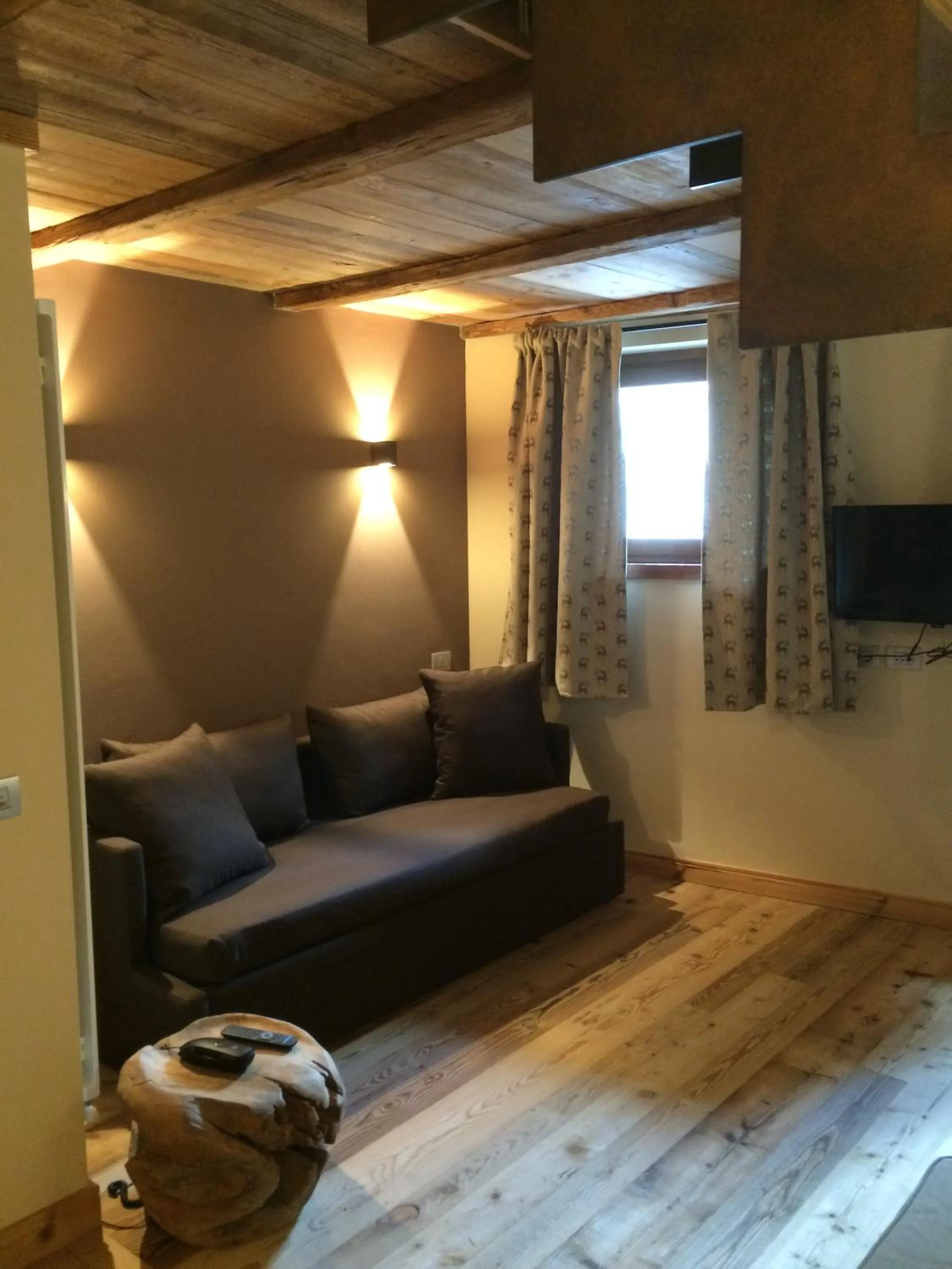 Bed in Chalet Eden Eco Hotel, Restaurant & Wellness