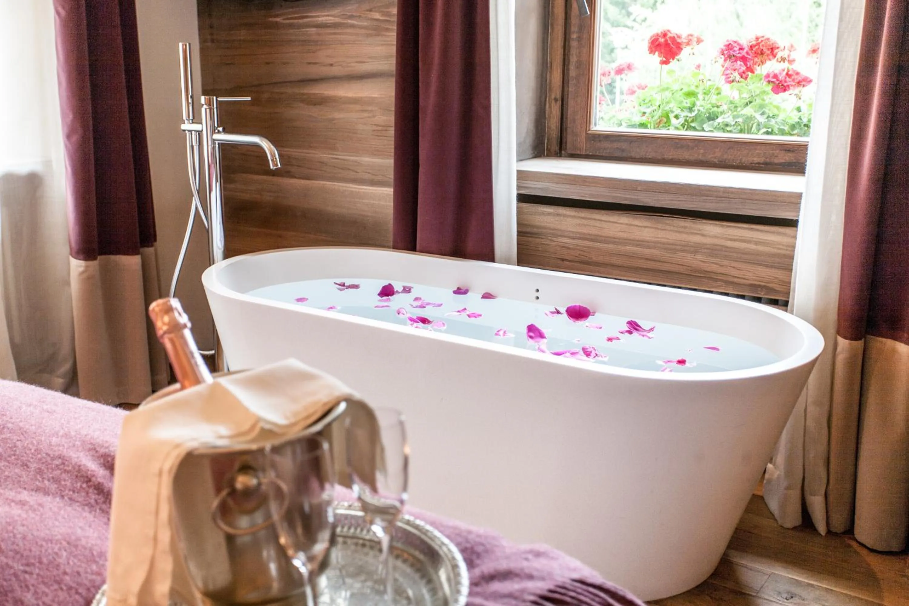 Bedroom in Chalet Eden Eco Hotel, Restaurant & Wellness