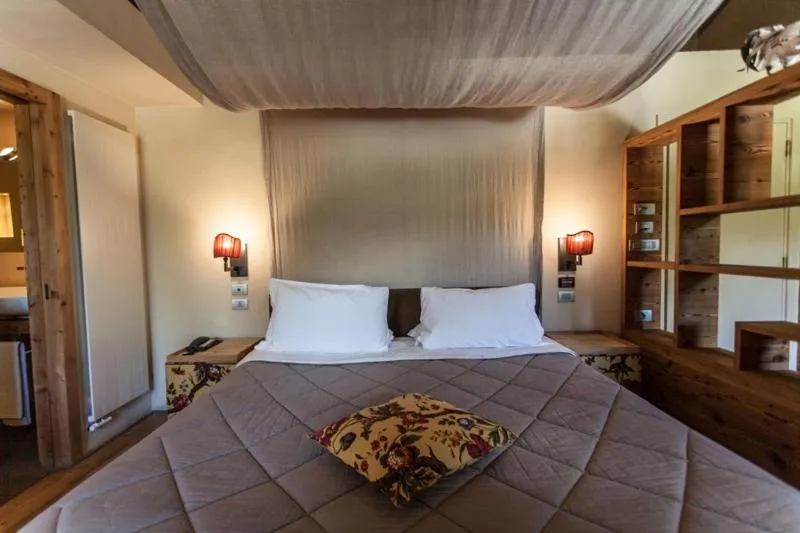 Photo of the whole room, Bed in Chalet Eden Eco Hotel, Restaurant & Wellness