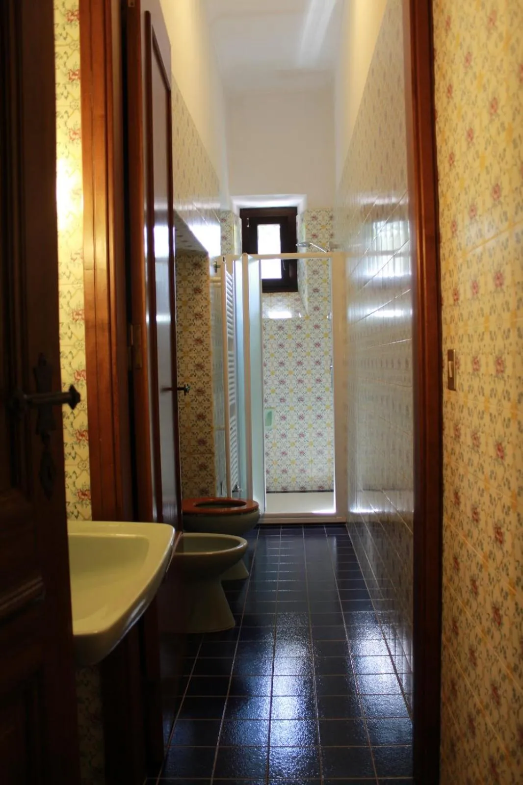 Shower in Bed & Breakfast OttoQuadri