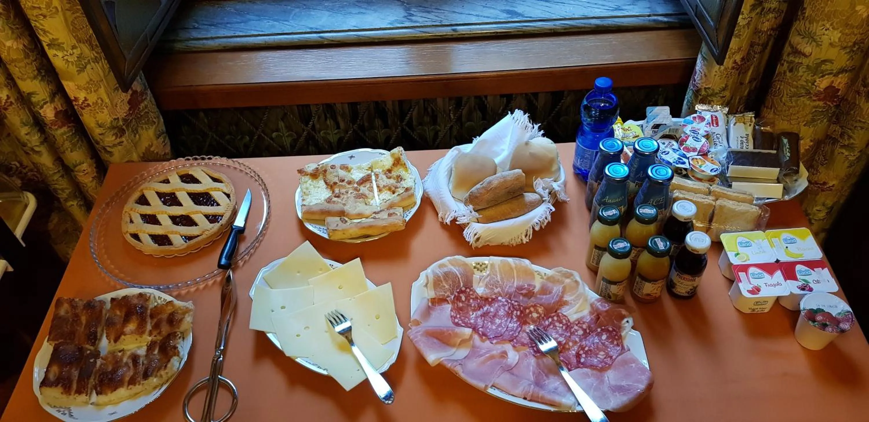 Food and drinks in Bed & Breakfast OttoQuadri