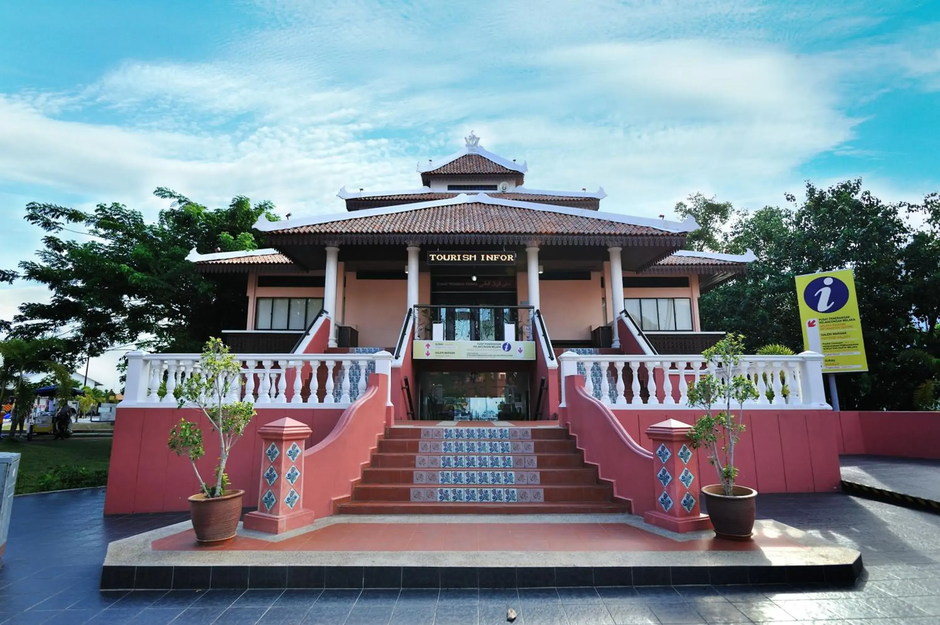 Property building in Fenix Inn Property building in Fenix Inn