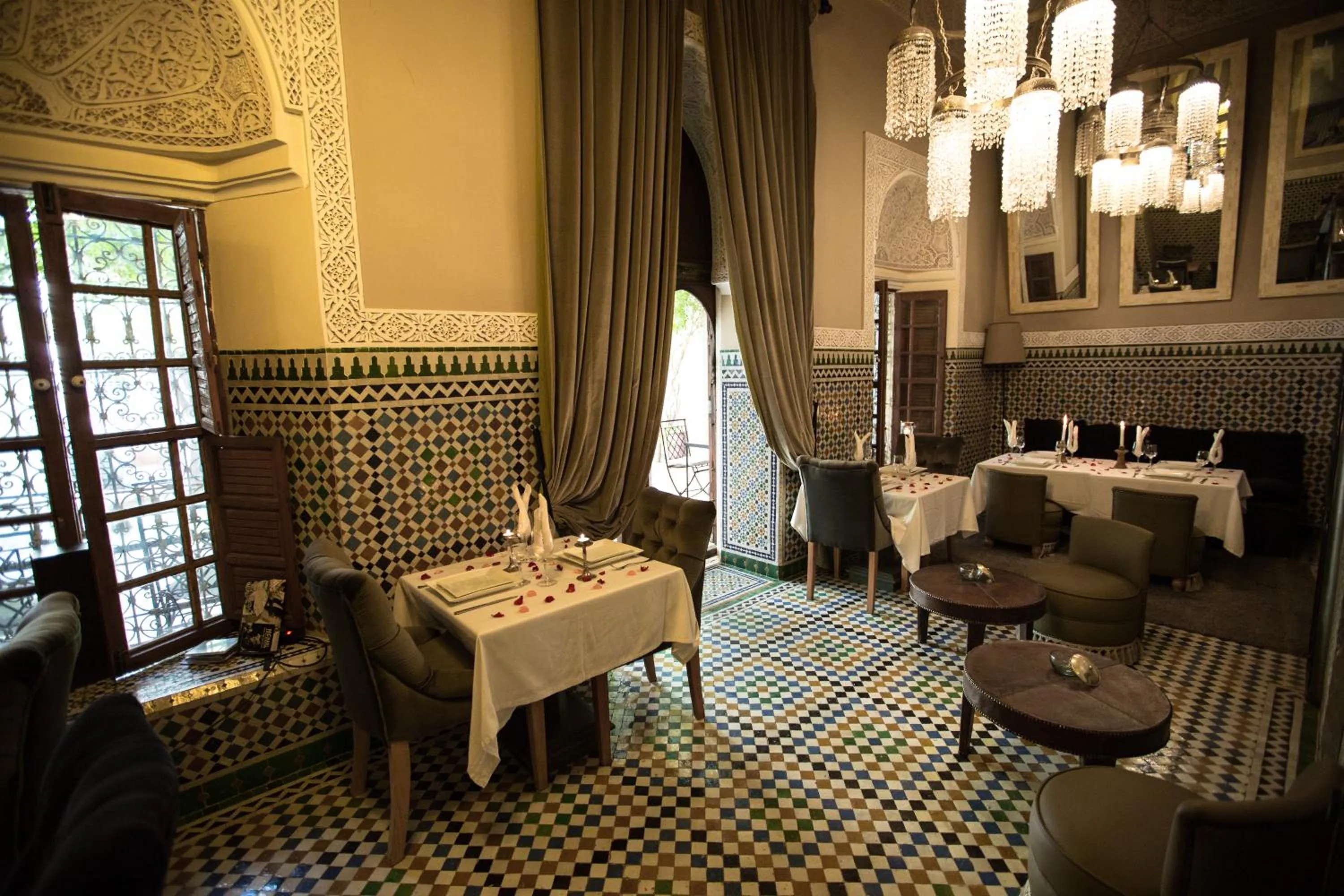 Restaurant/places to eat in Riad Le Rihani