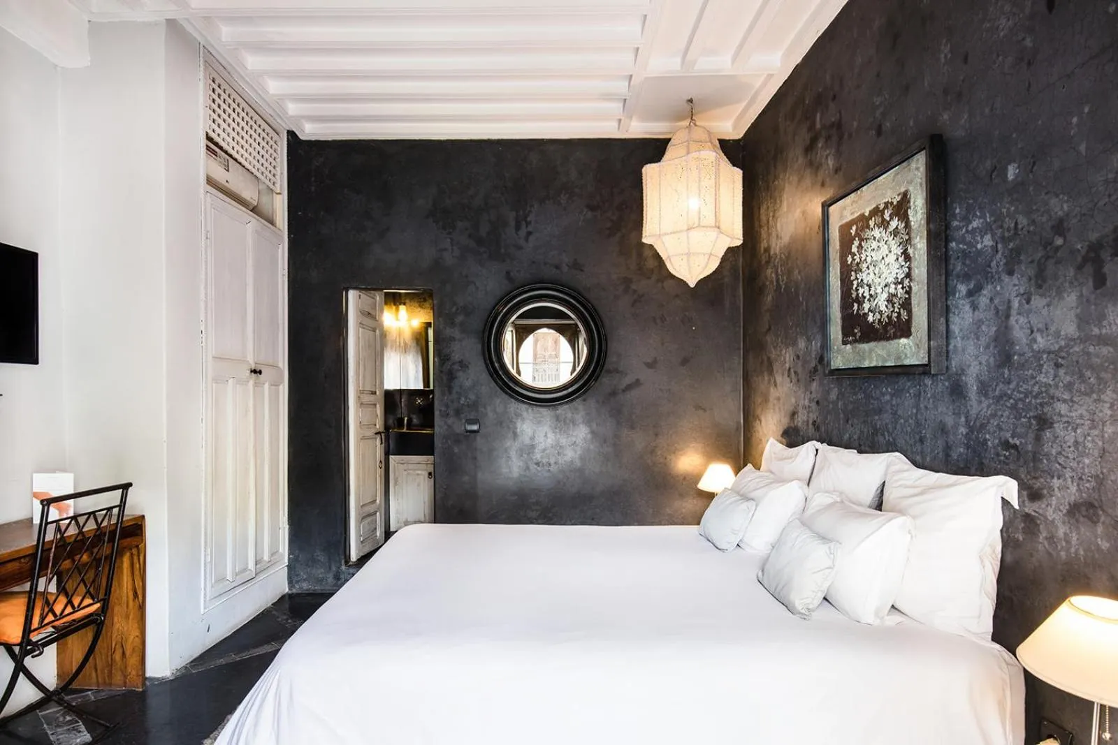 Bed in Riad Le Rihani