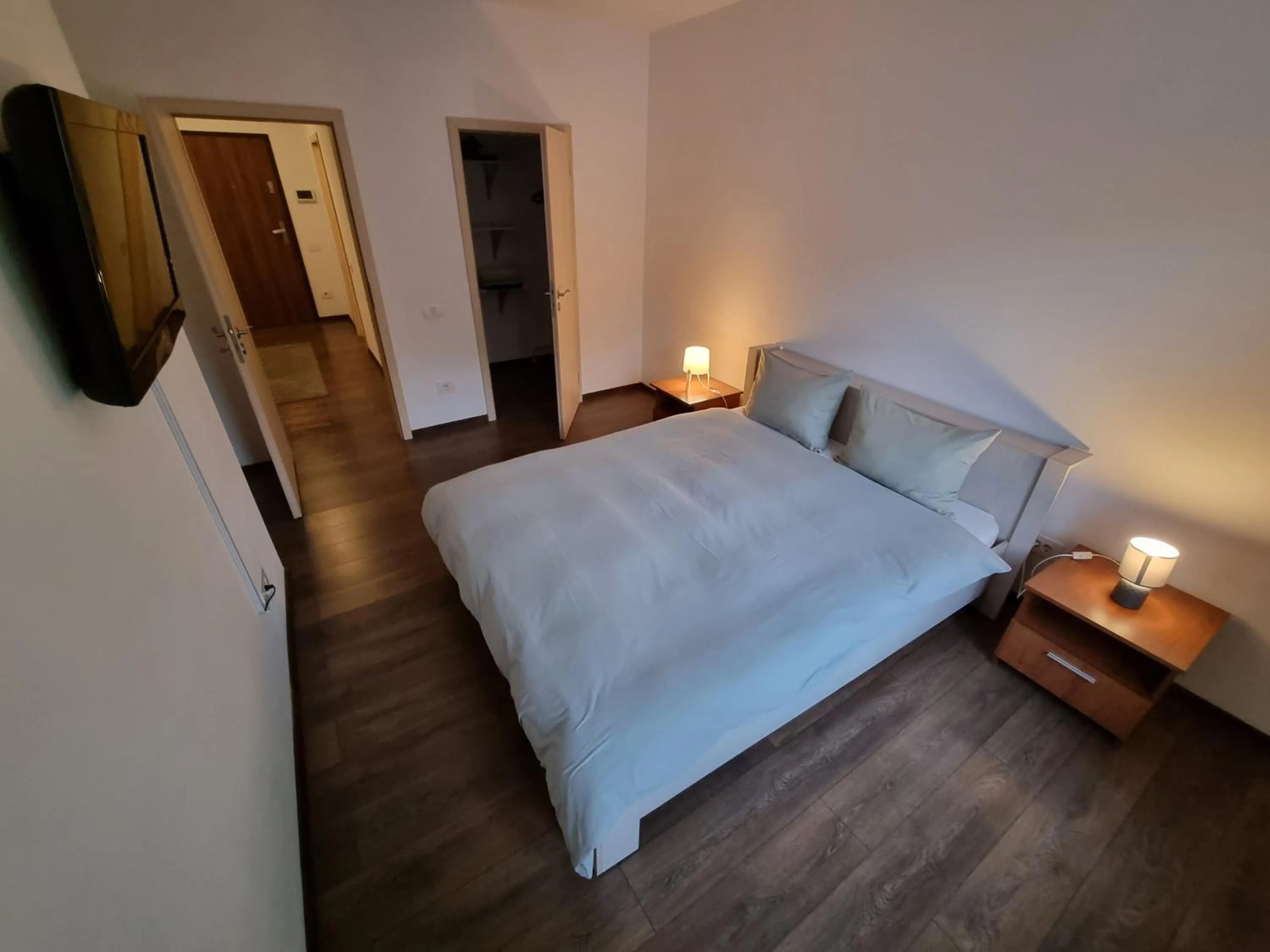 Avram Iancu Private Apartment with AC