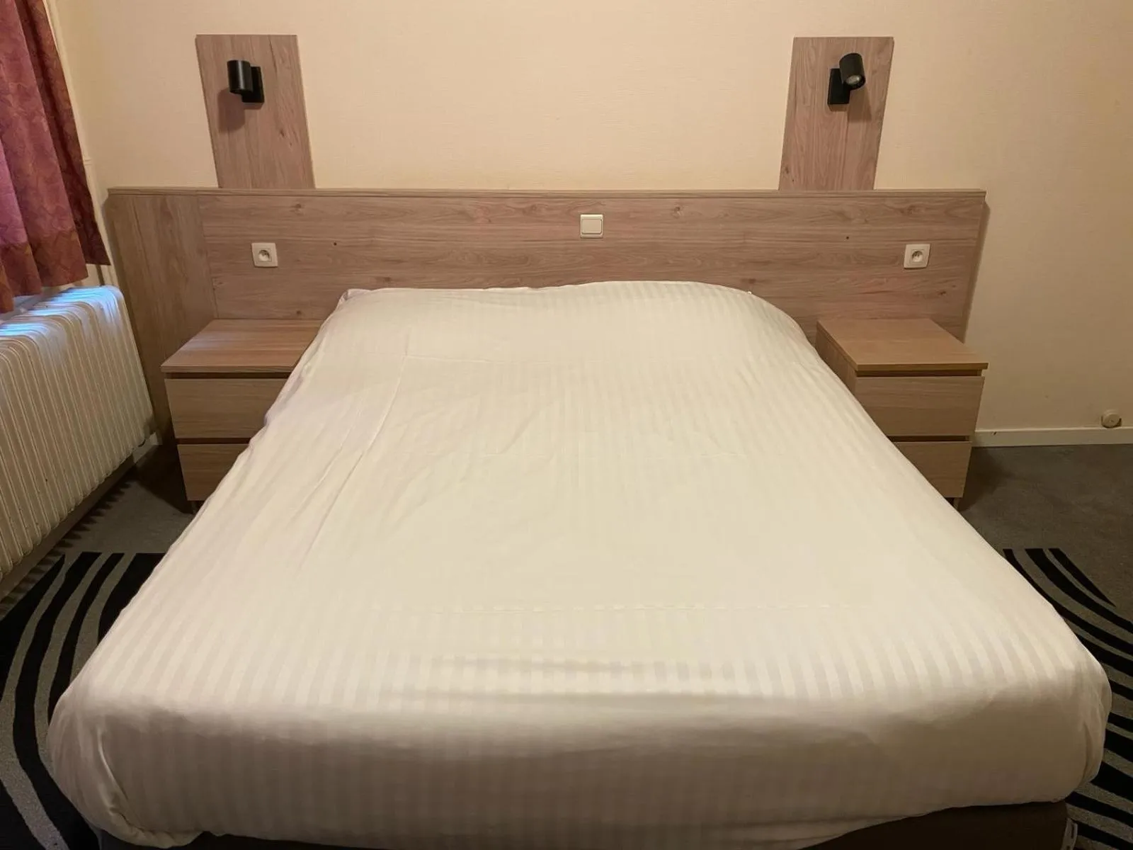 Bed in Hotel Bristol Internationaal
