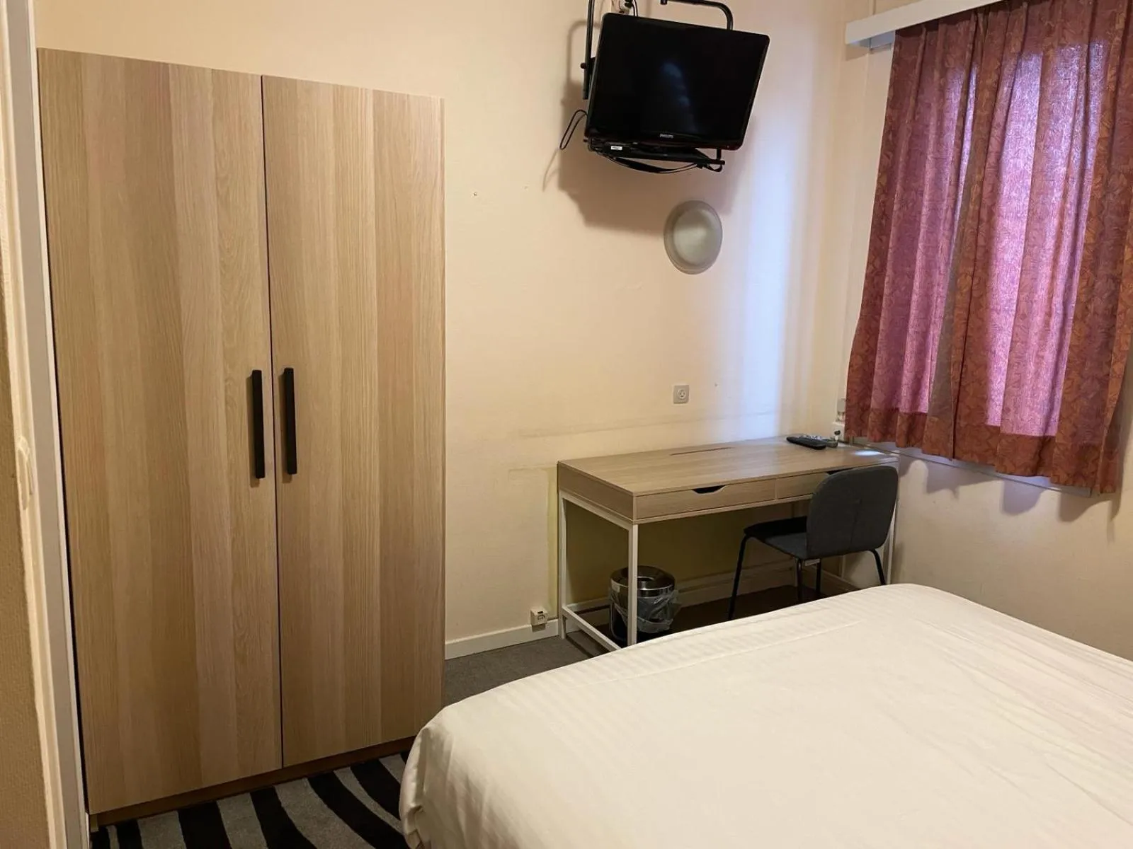 Bed in Hotel Bristol Internationaal