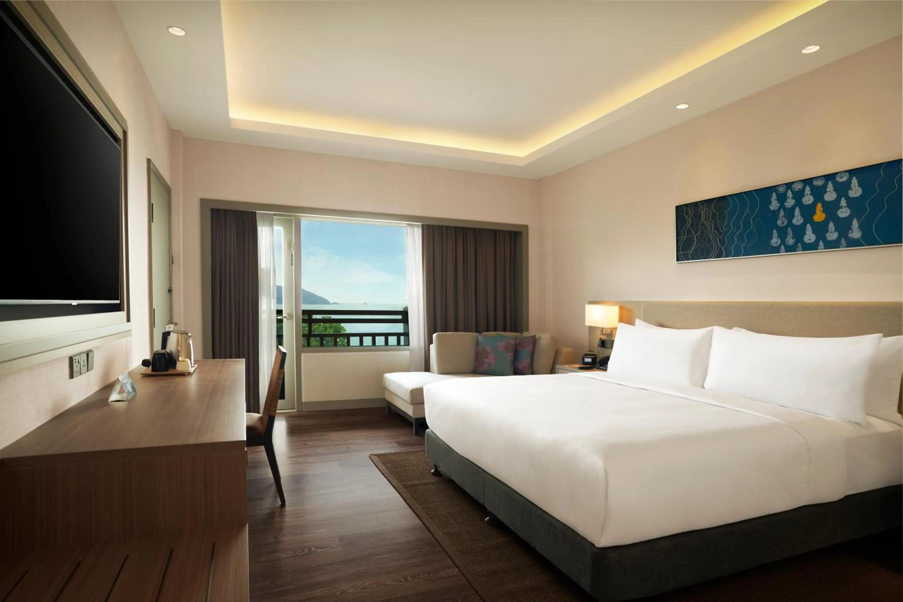 Bedroom, Bed in DoubleTree by Hilton Damai Laut