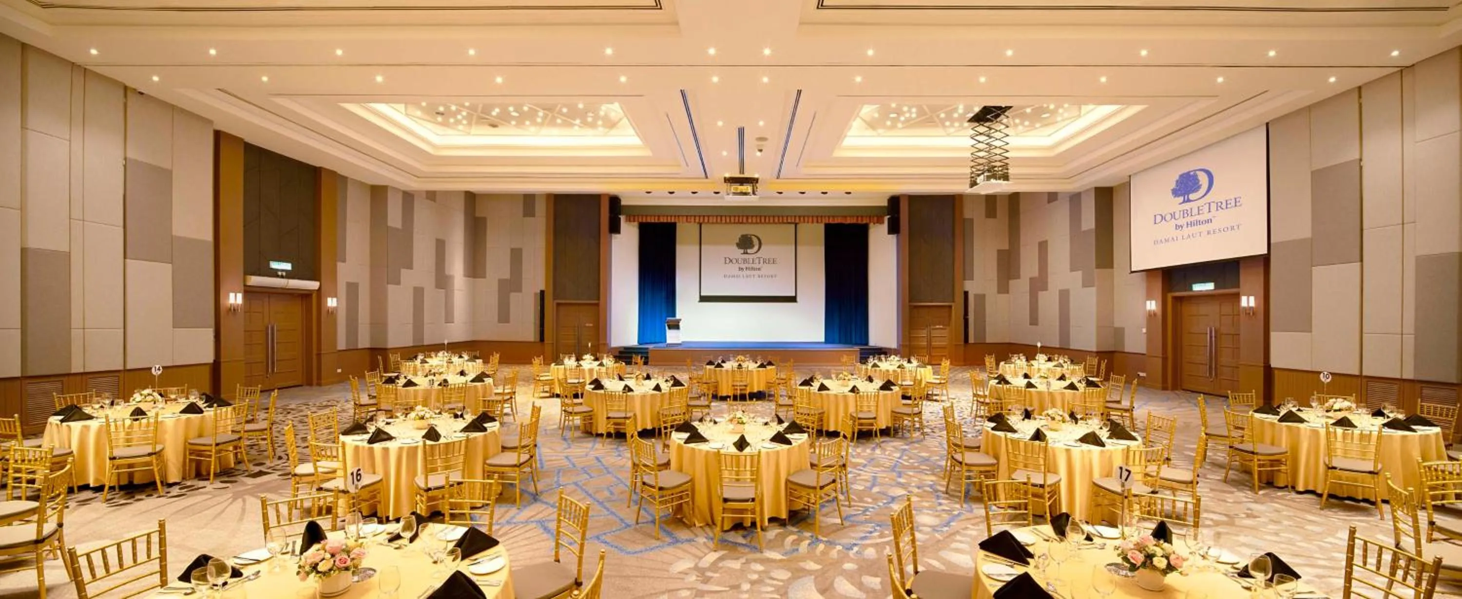 Meeting/conference room in DoubleTree by Hilton Damai Laut