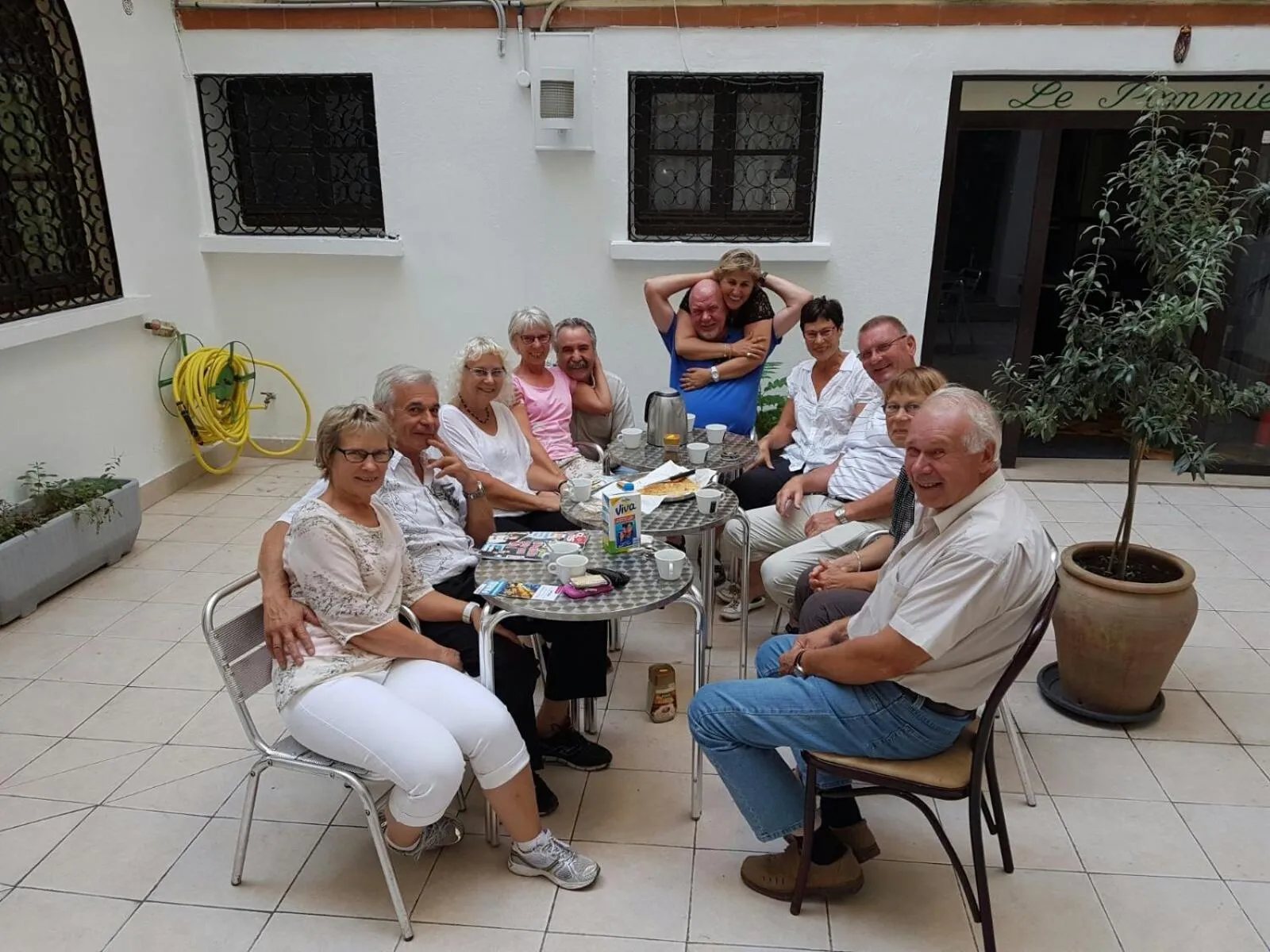 People in Hôtel Résidence De Bruxelles