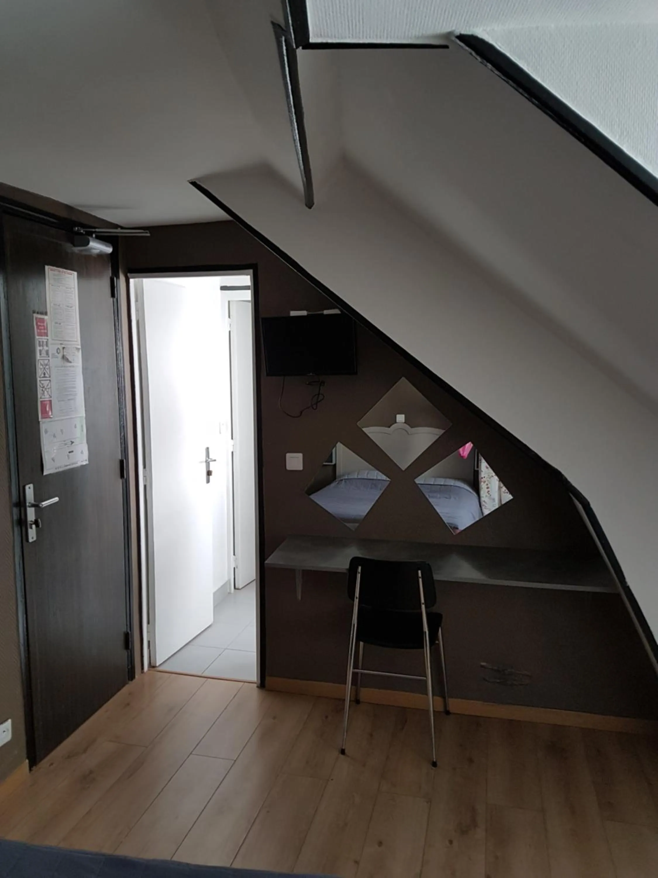 Bed in Hôtel Résidence De Bruxelles