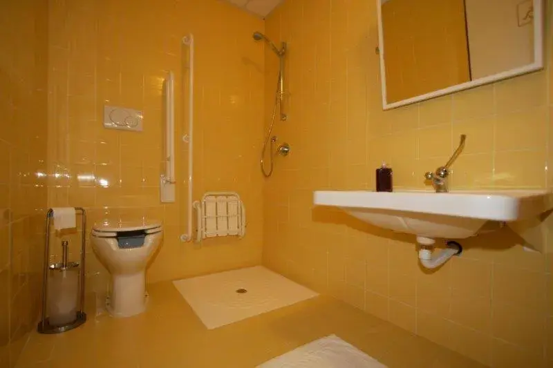 Standard Single Room with Shared Bathroom - single occupancy in My Hotel Milano Standard Single Room with Shared Bathroom - single occupancy in My Hotel Milano