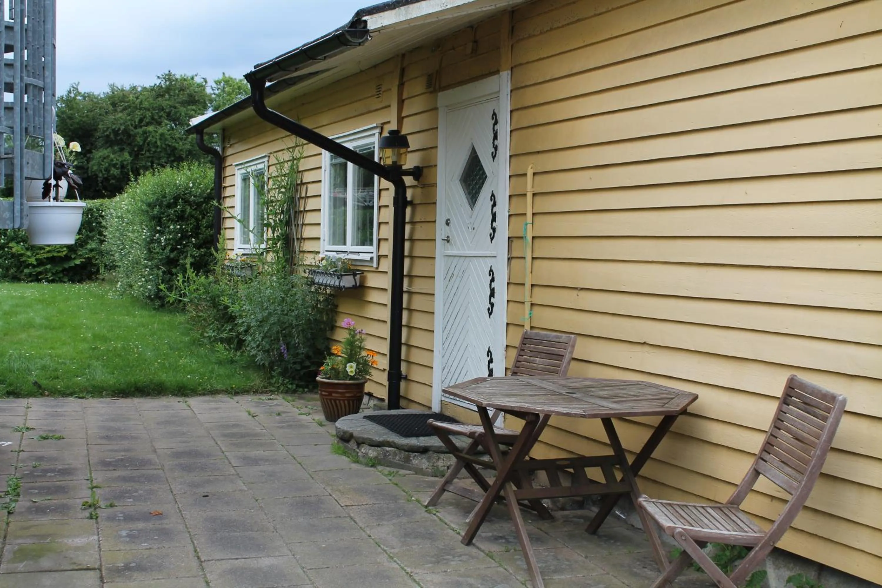 Facade/entrance in Nyckelbo Vandrarhem