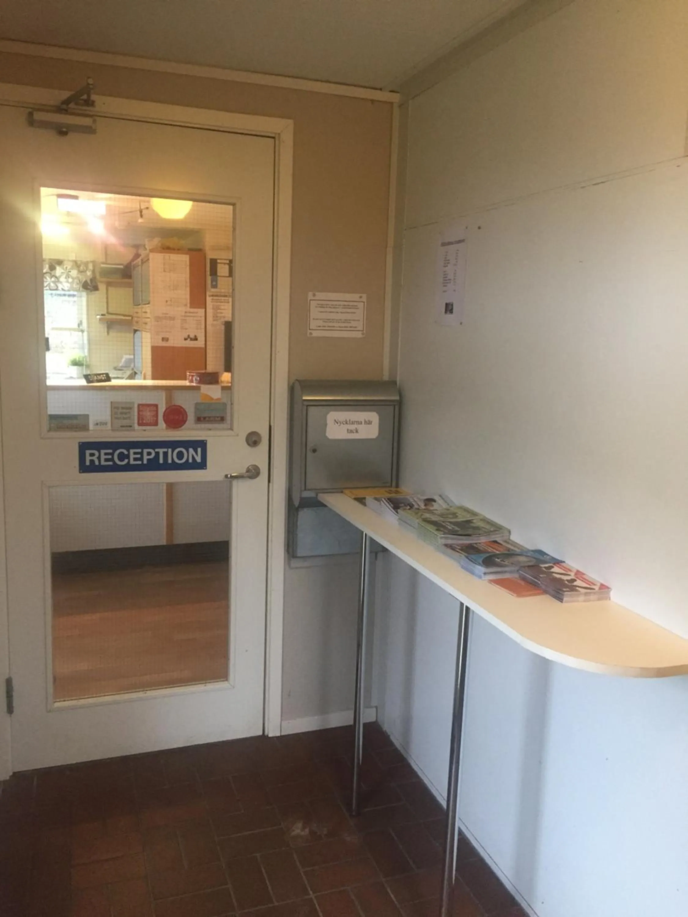 Facade/entrance in Nyckelbo Vandrarhem