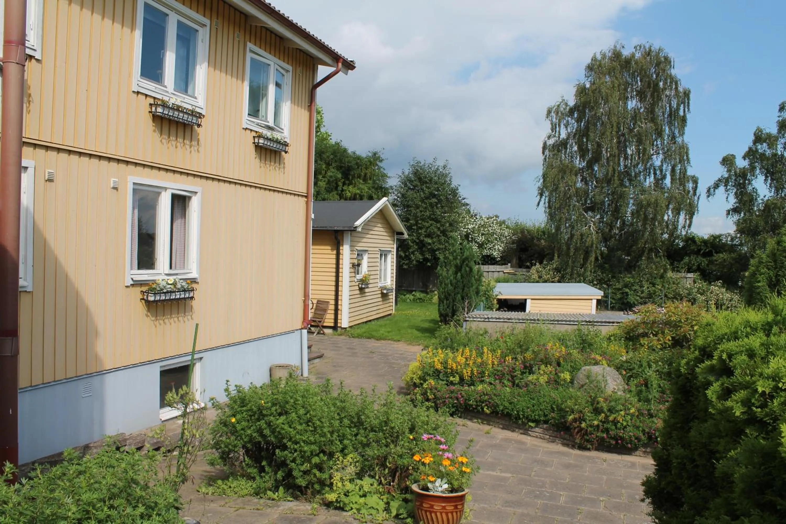 Facade/entrance in Nyckelbo Vandrarhem