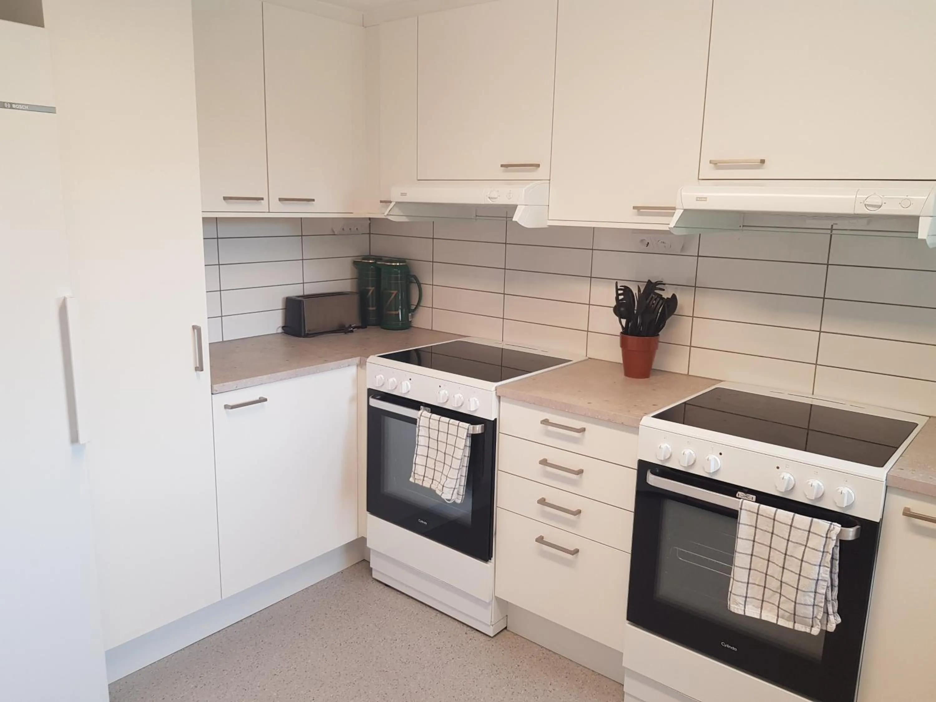 Communal kitchen in Nyckelbo Vandrarhem