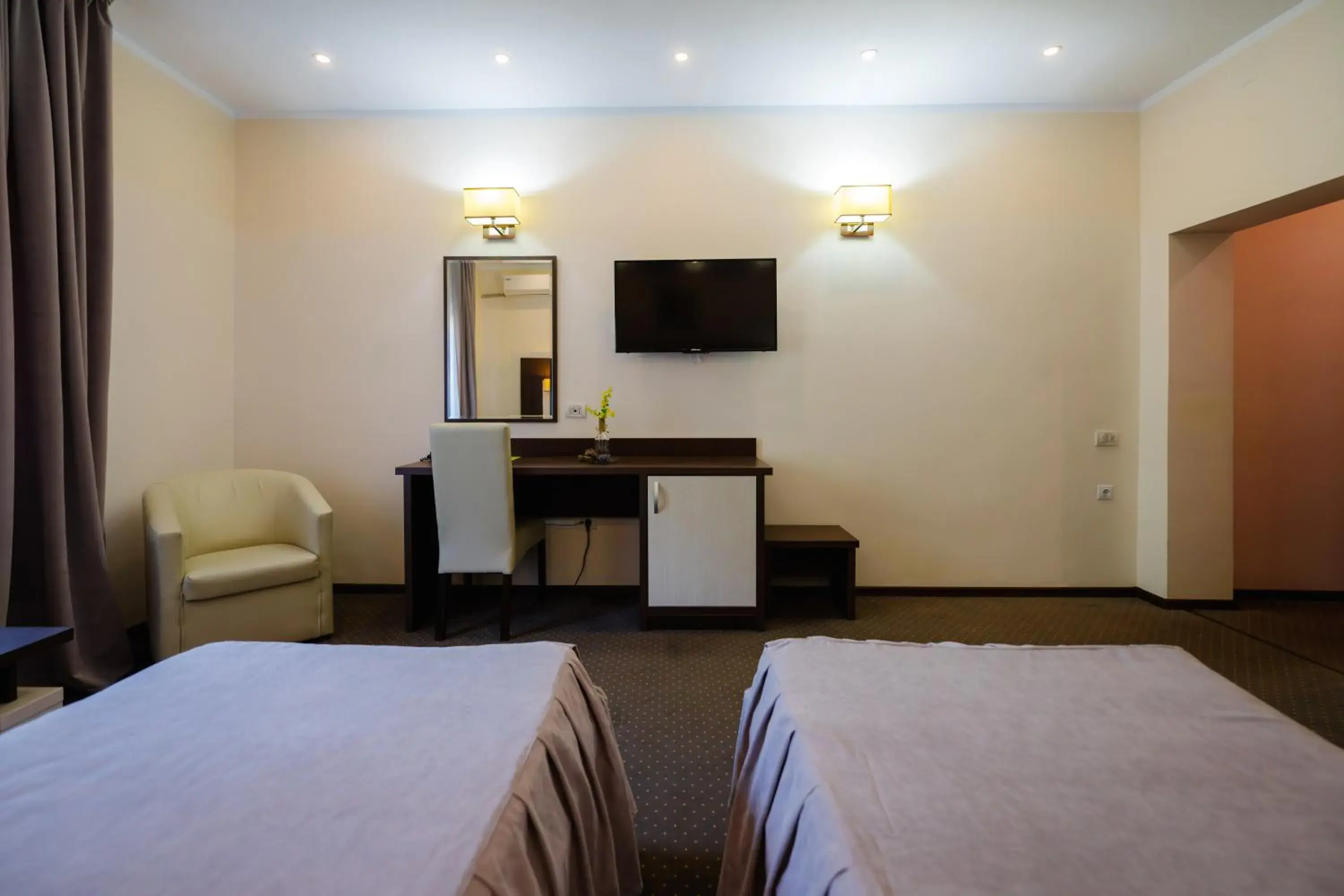 Twin Room in Hotel Evergreen Twin Room in Hotel Evergreen