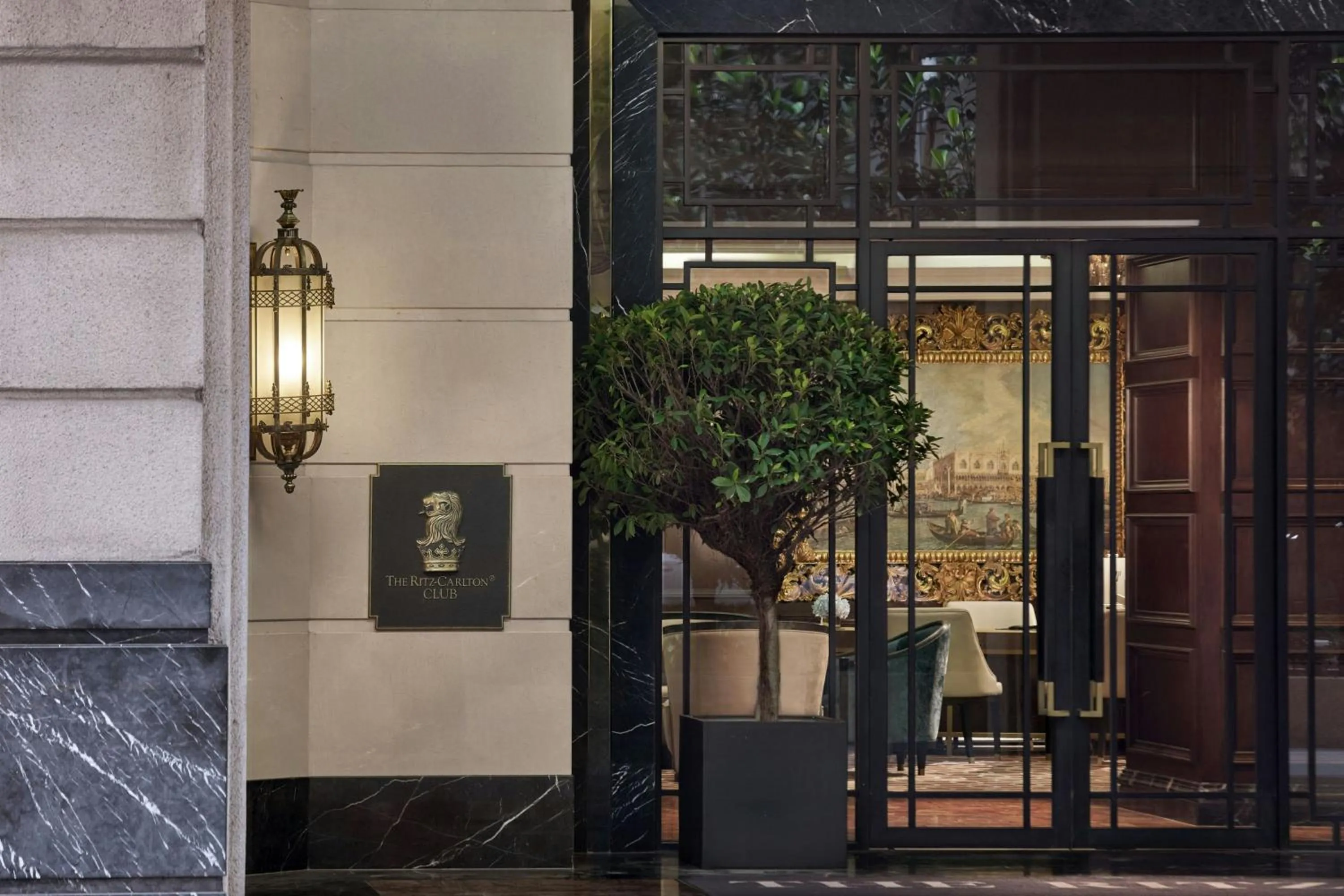 Lounge or bar in The Ritz-Carlton, Kuala Lumpur