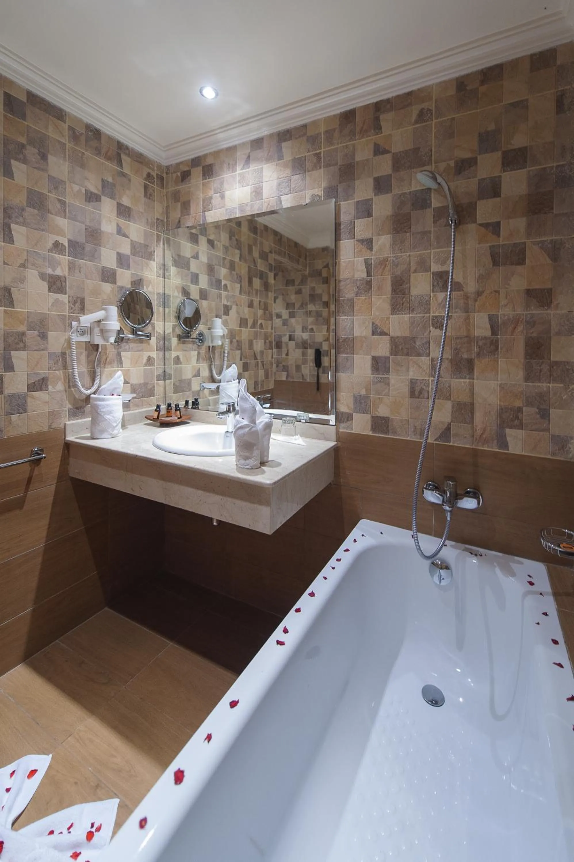 Bathroom in Hotel Dar Eddaya