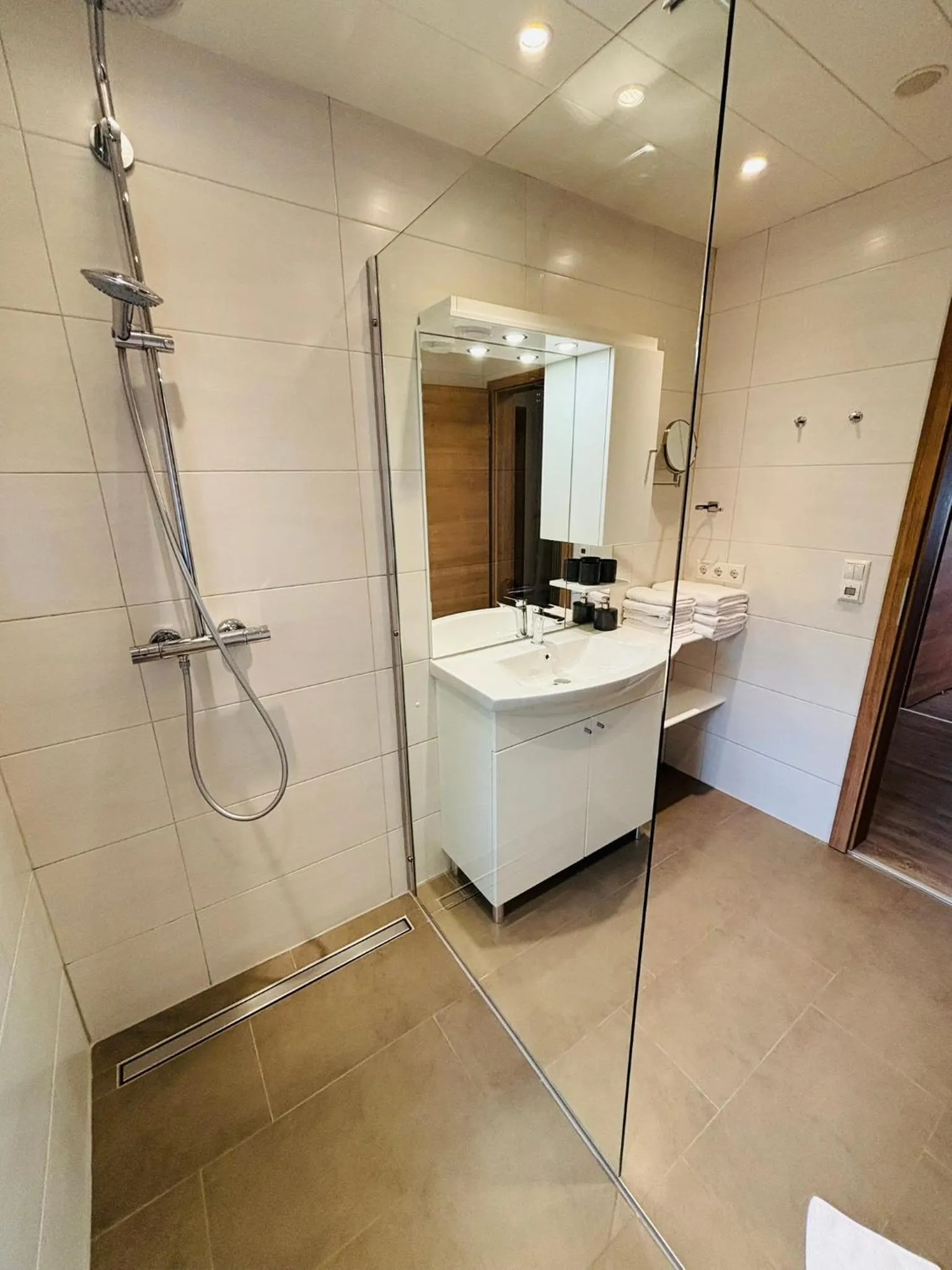 Bathroom in Aparthotel Dorfplatzl Garni Apartments & B&B