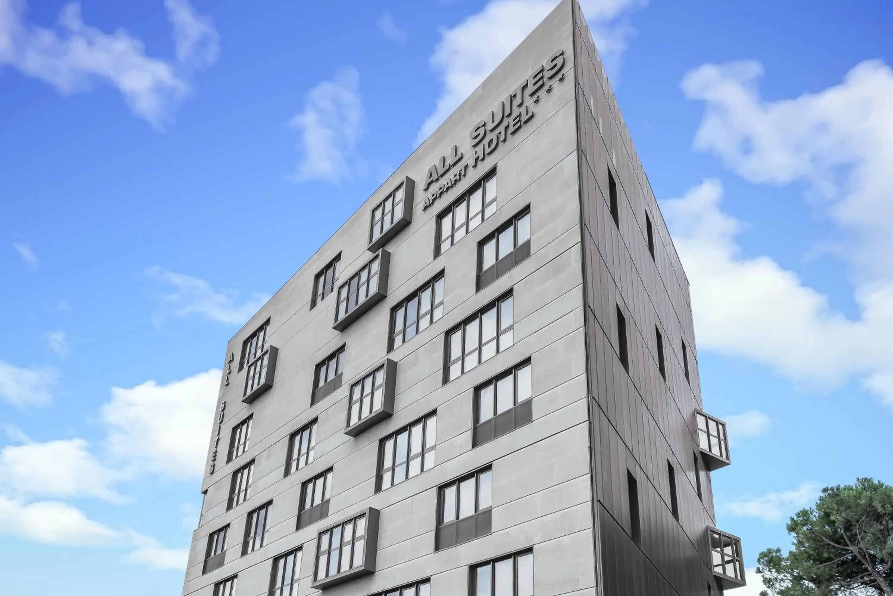 Property building in All Suites Appart Hôtel - Bordeaux Centre Gare