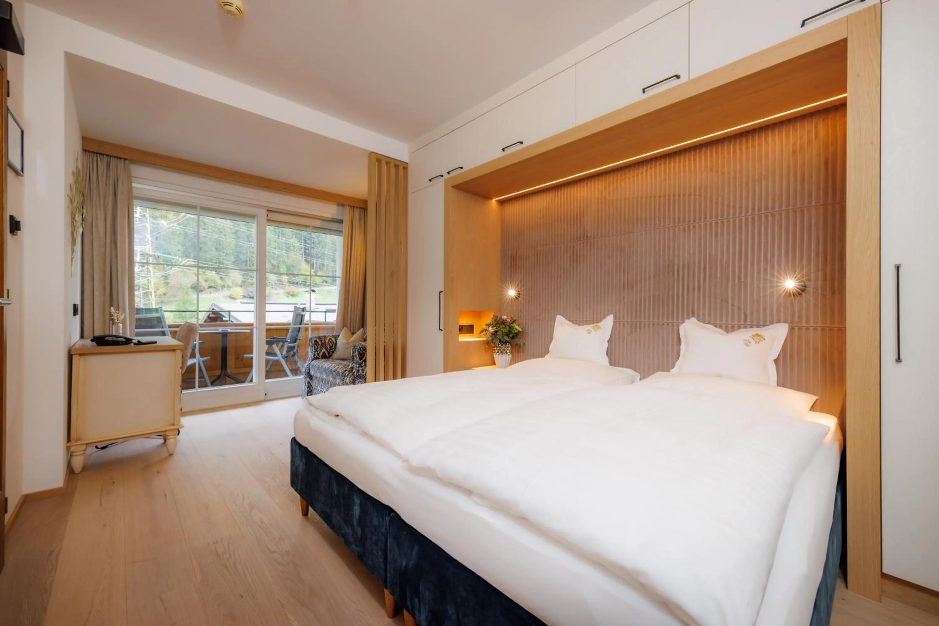 Photo of the whole room, Bed in Hotel St. Georg