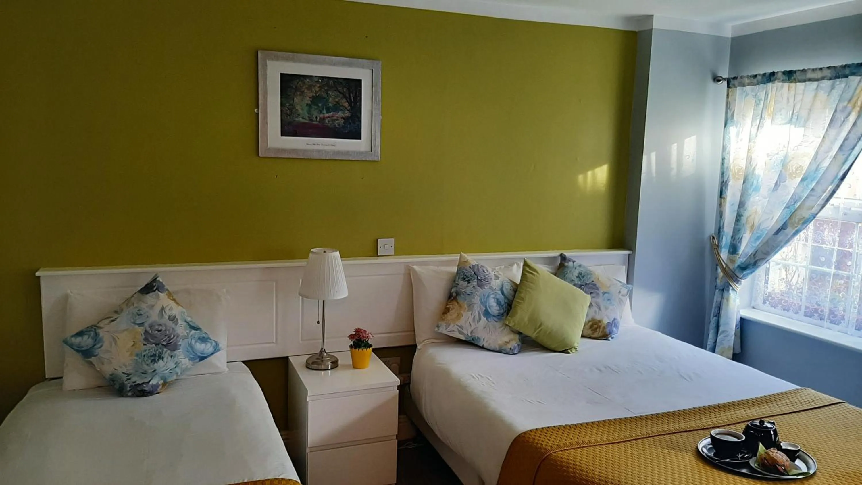 Photo of the whole room, Bed in The 'Rafter's Gastropub