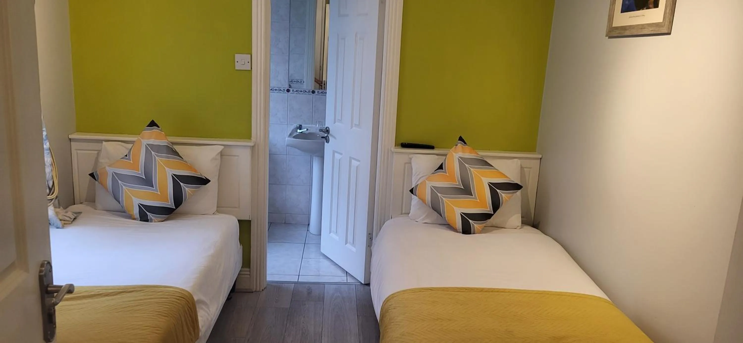 Photo of the whole room, Bed in The 'Rafter's Gastropub