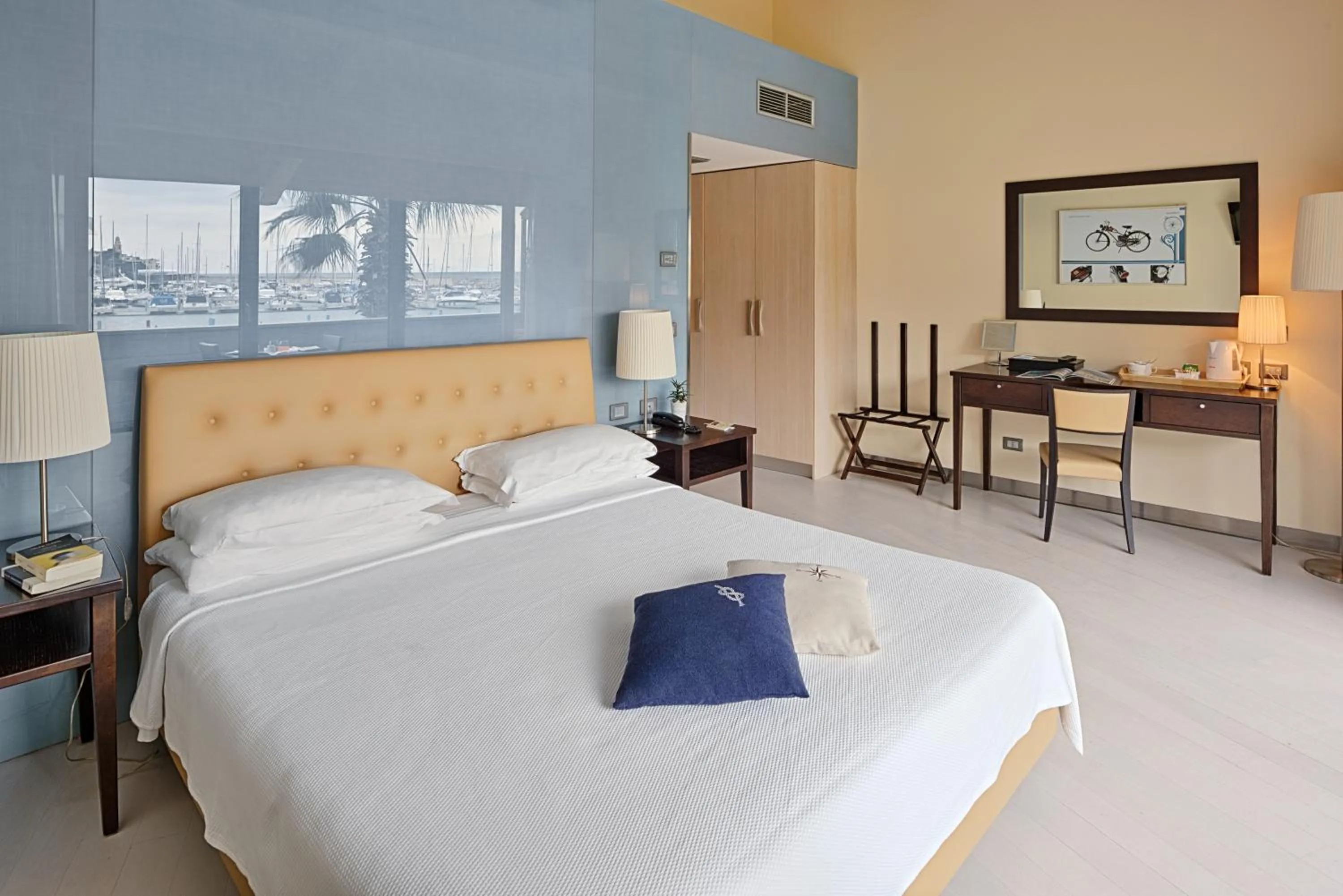 Bed in Hotel Riviera dei Fiori