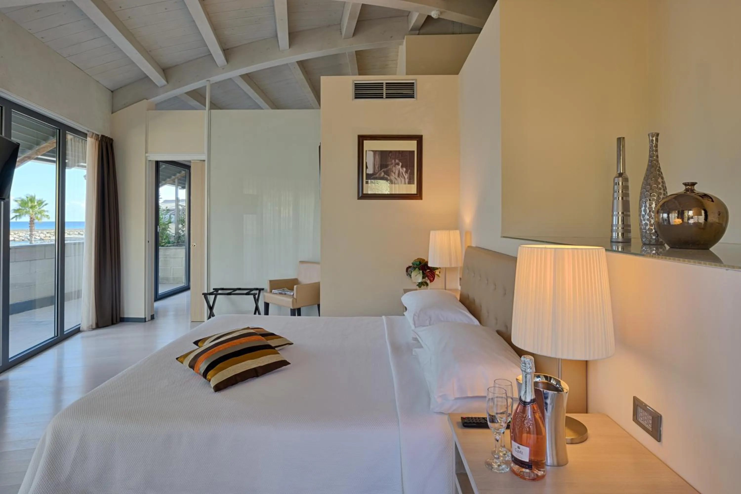 Photo of the whole room, Bed in Hotel Riviera dei Fiori