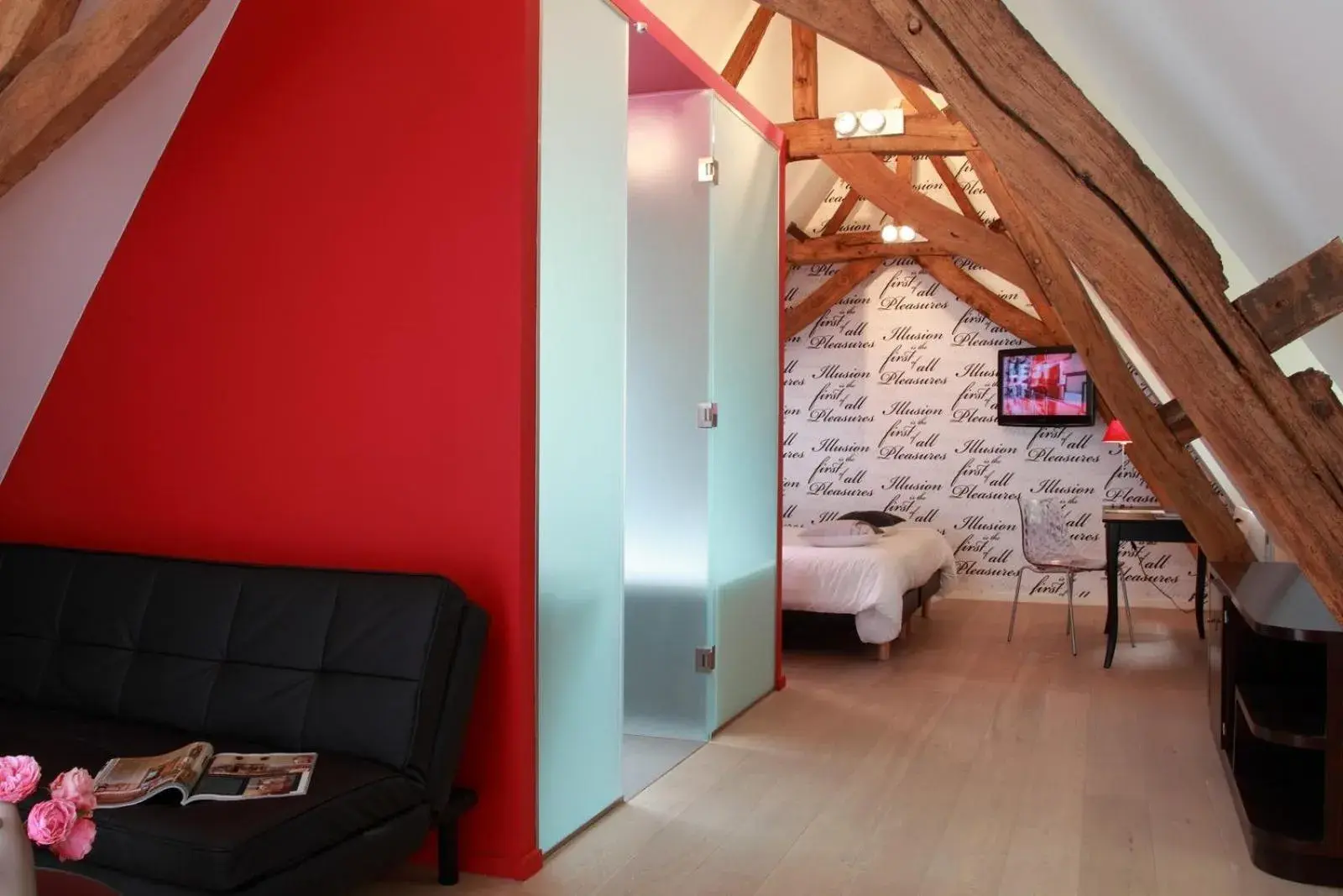 Photo of the whole room, Bed in La Ferme Blanche, The Originals Relais Photo of the whole room, Bed in La Ferme Blanche, The Originals Relais