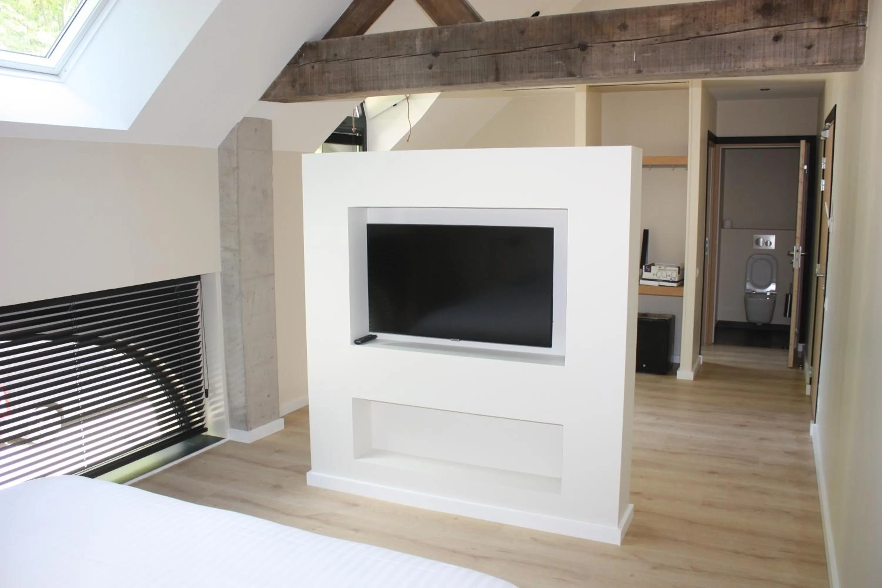 Communal lounge/ TV room, Bed in La Ferme Blanche, The Originals Relais