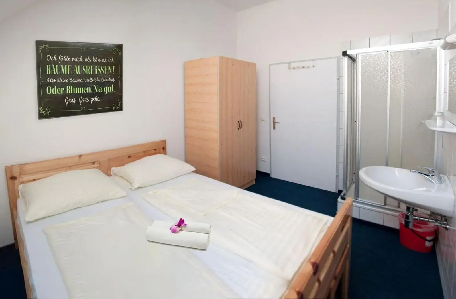 Double Room with Shared Toilet - single occupancy in Gasthaus Pension Goldeck Double Room with Shared Toilet - single occupancy in Gasthaus Pension Goldeck