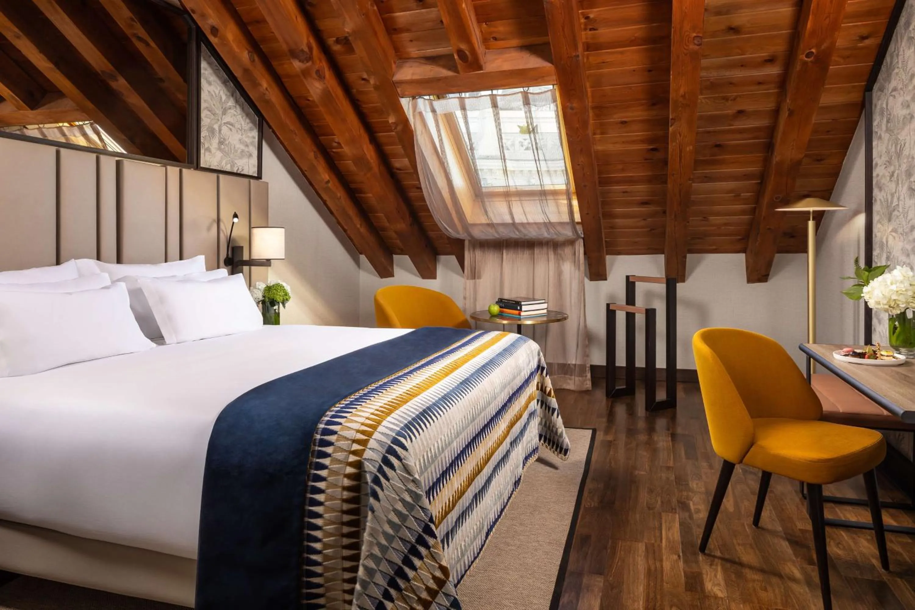 Bedroom, Bed in NH Collection Madrid Palacio de Tepa