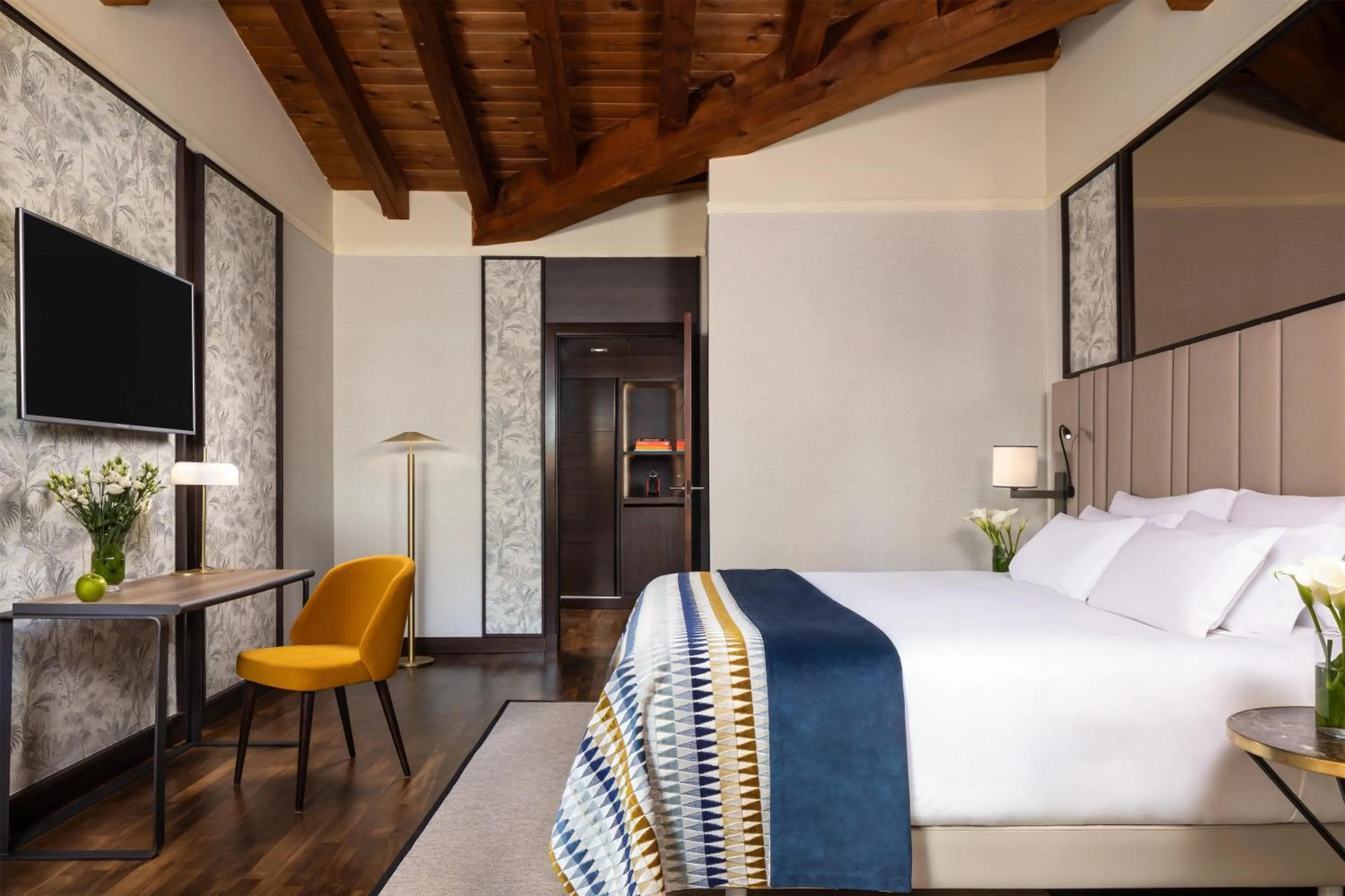 Other, Bed in NH Collection Madrid Palacio de Tepa