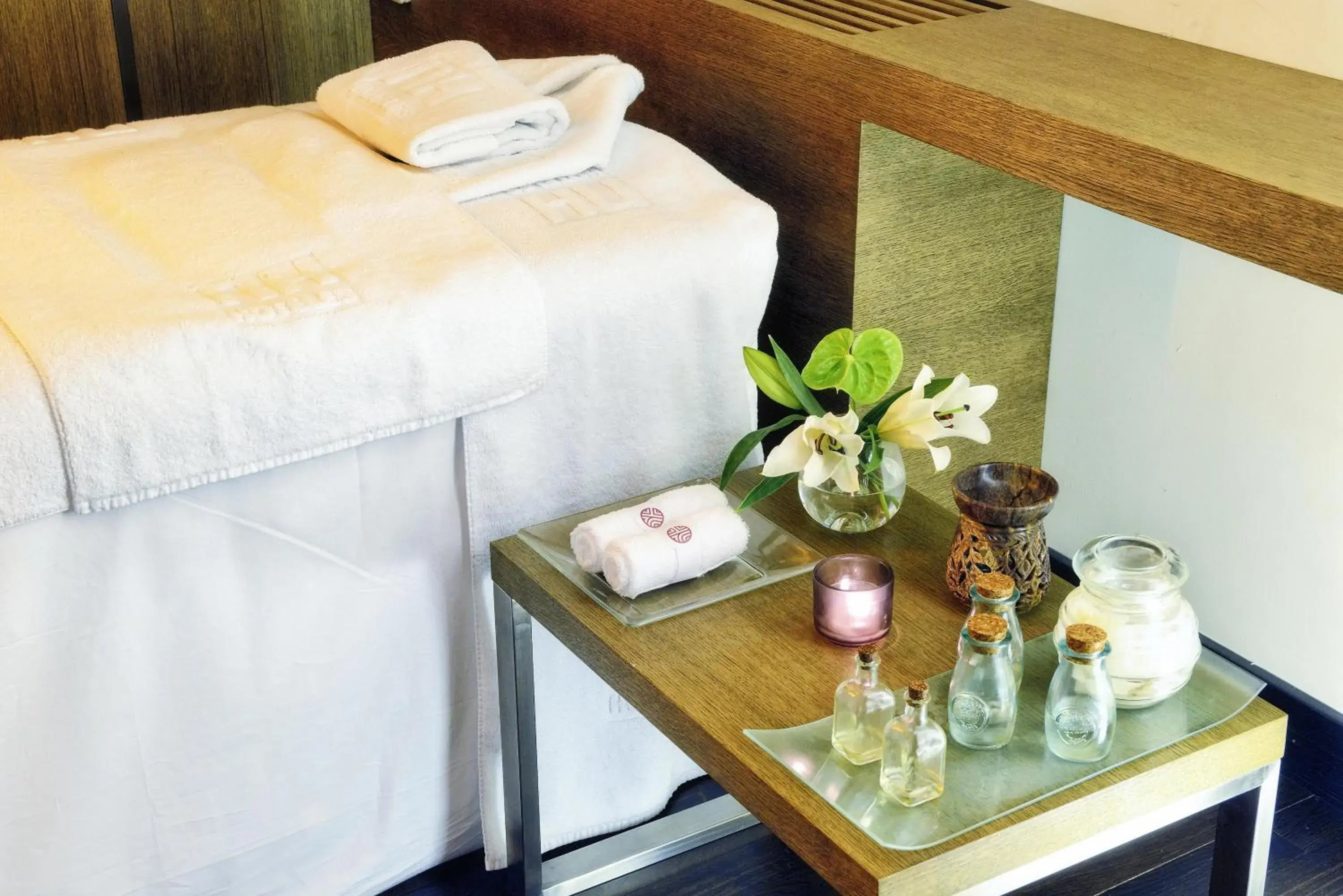 Spa and wellness centre/facilities, Bed in NH Collection Madrid Palacio de Tepa Spa and wellness centre/facilities, Bed in NH Collection Madrid Palacio de Tepa