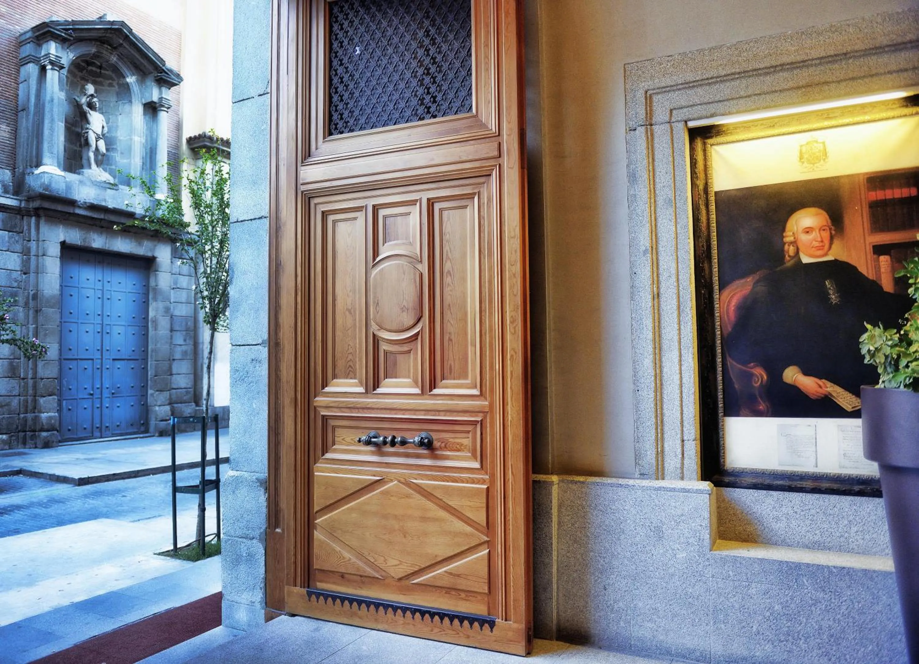 Lobby or reception in NH Collection Madrid Palacio de Tepa