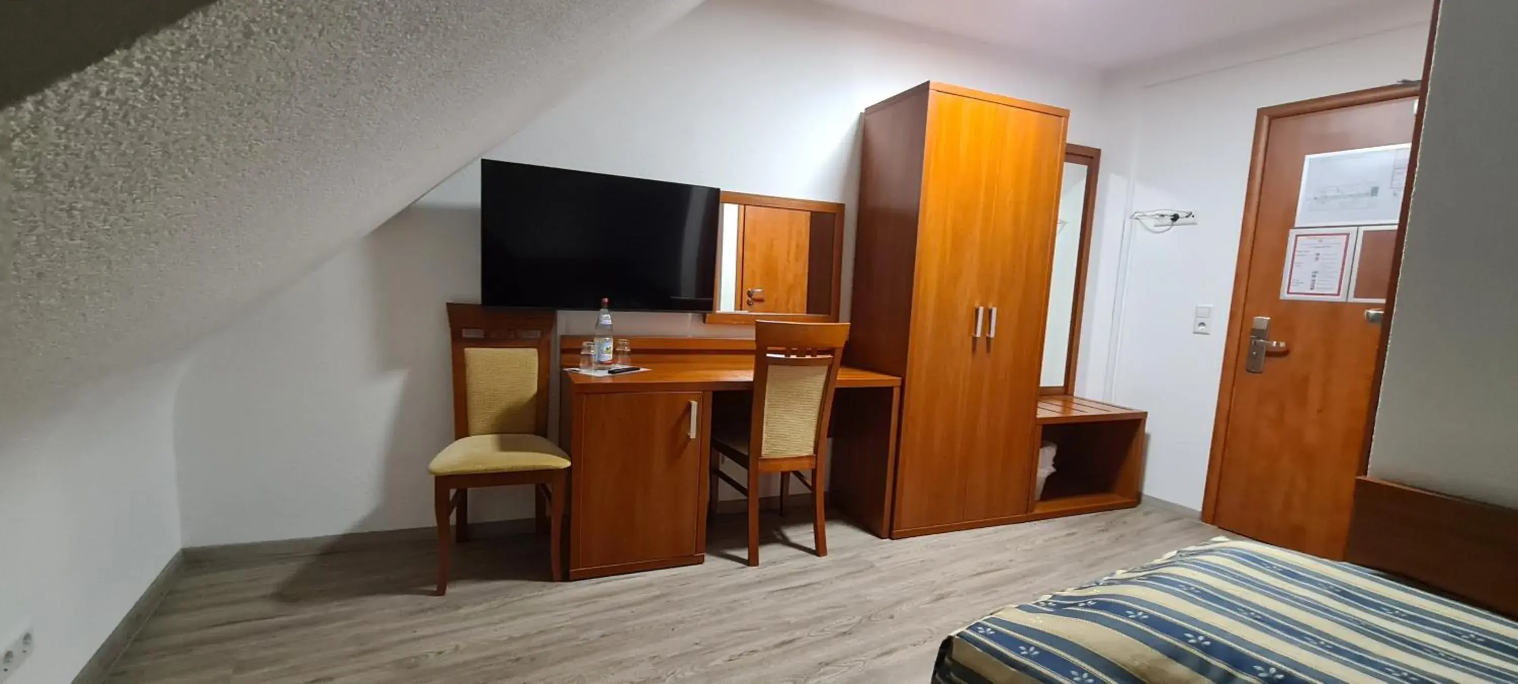 TV and multimedia, TV/Entertainment Center in M-A-S-Hotel