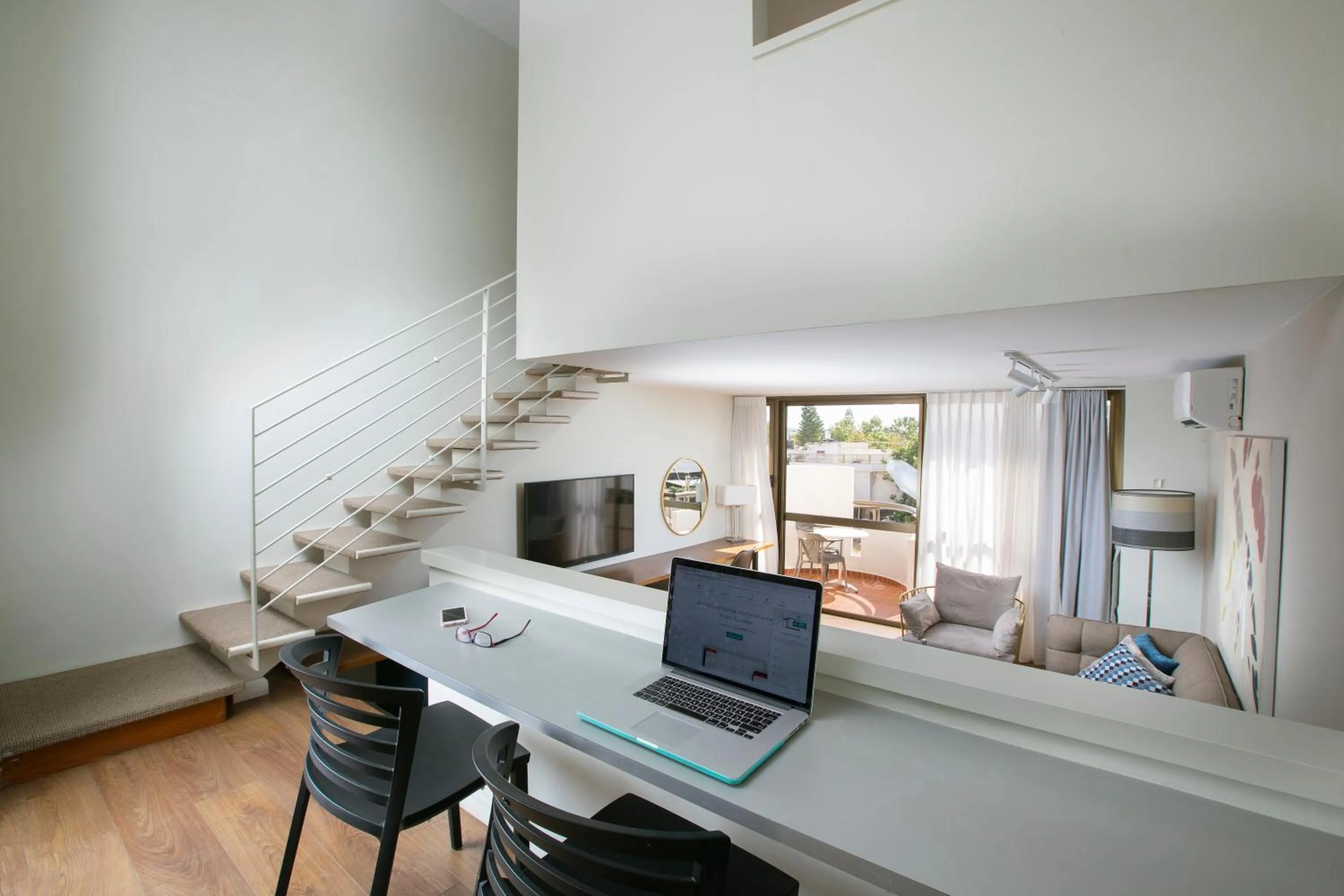 Business facilities in Marine Heights Suites