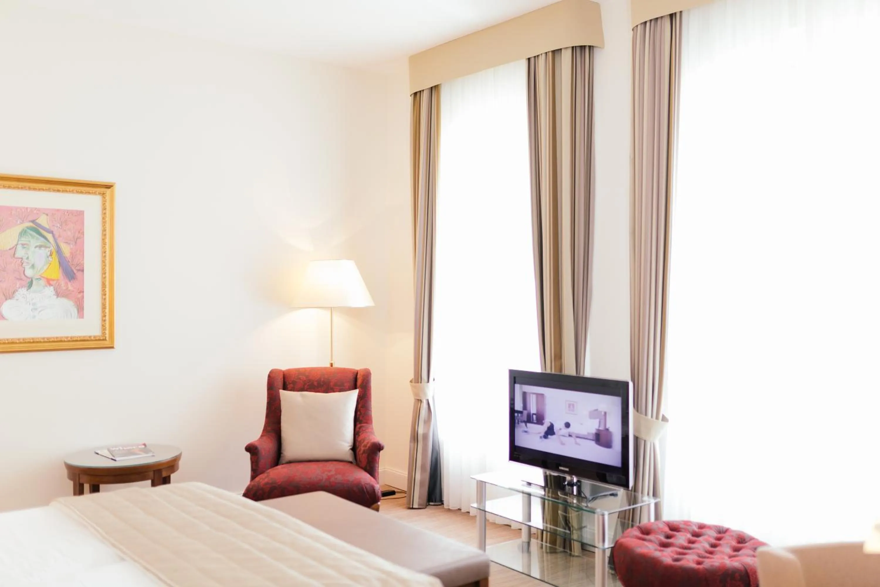 Photo of the whole room, Bed in Hotel Brandenburger Tor Potsdam