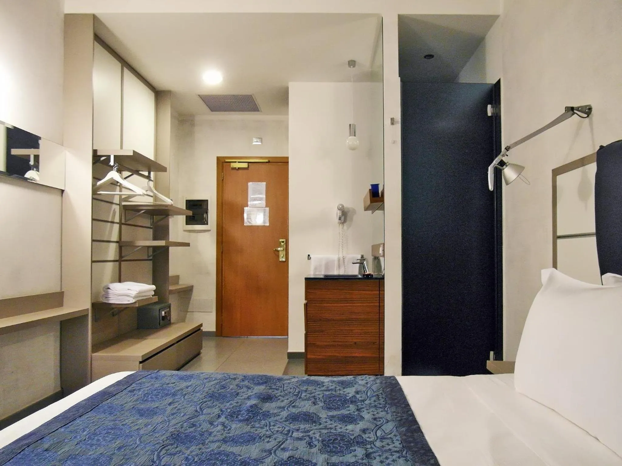 Bed in Hotel California