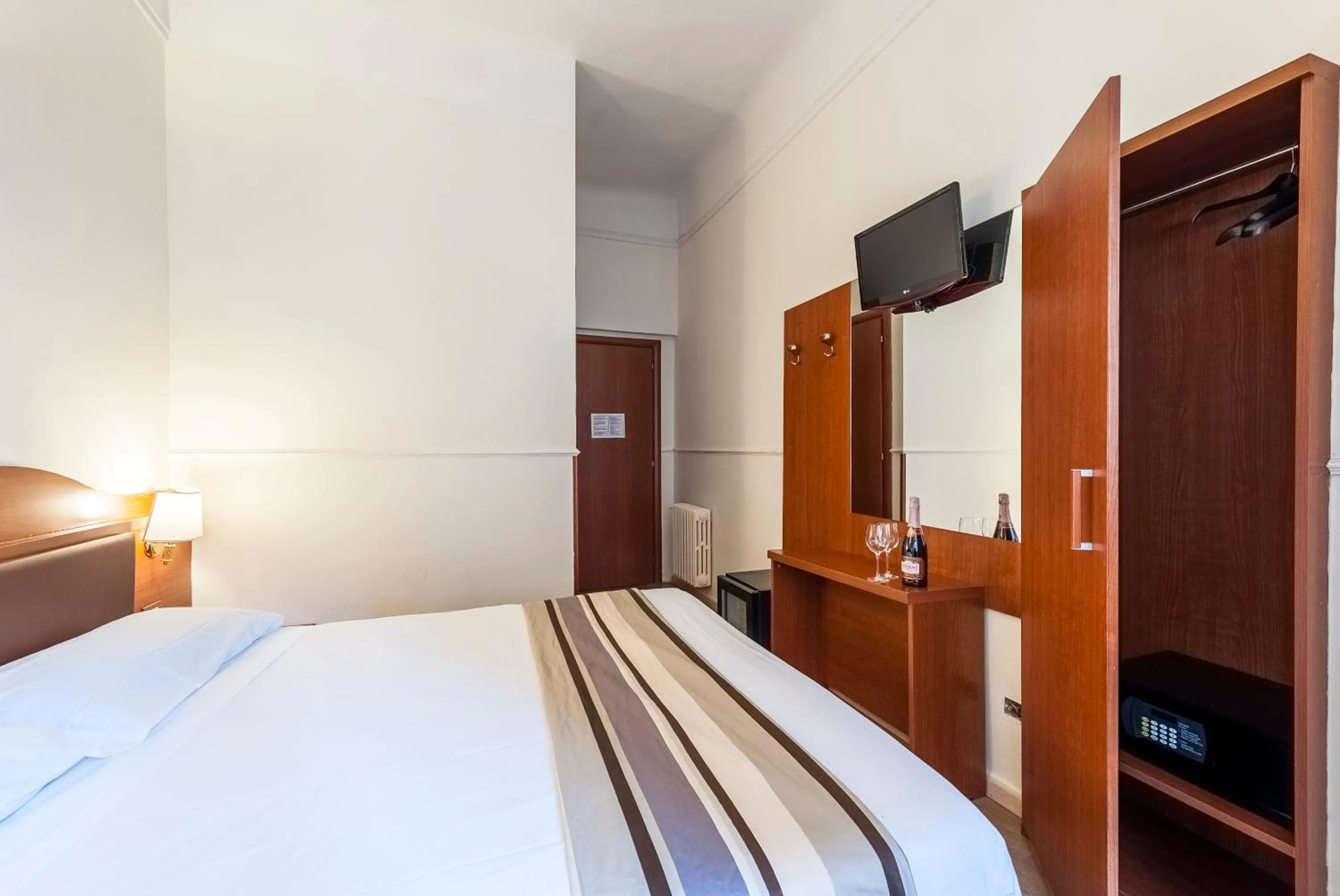 Bed in Hotel California