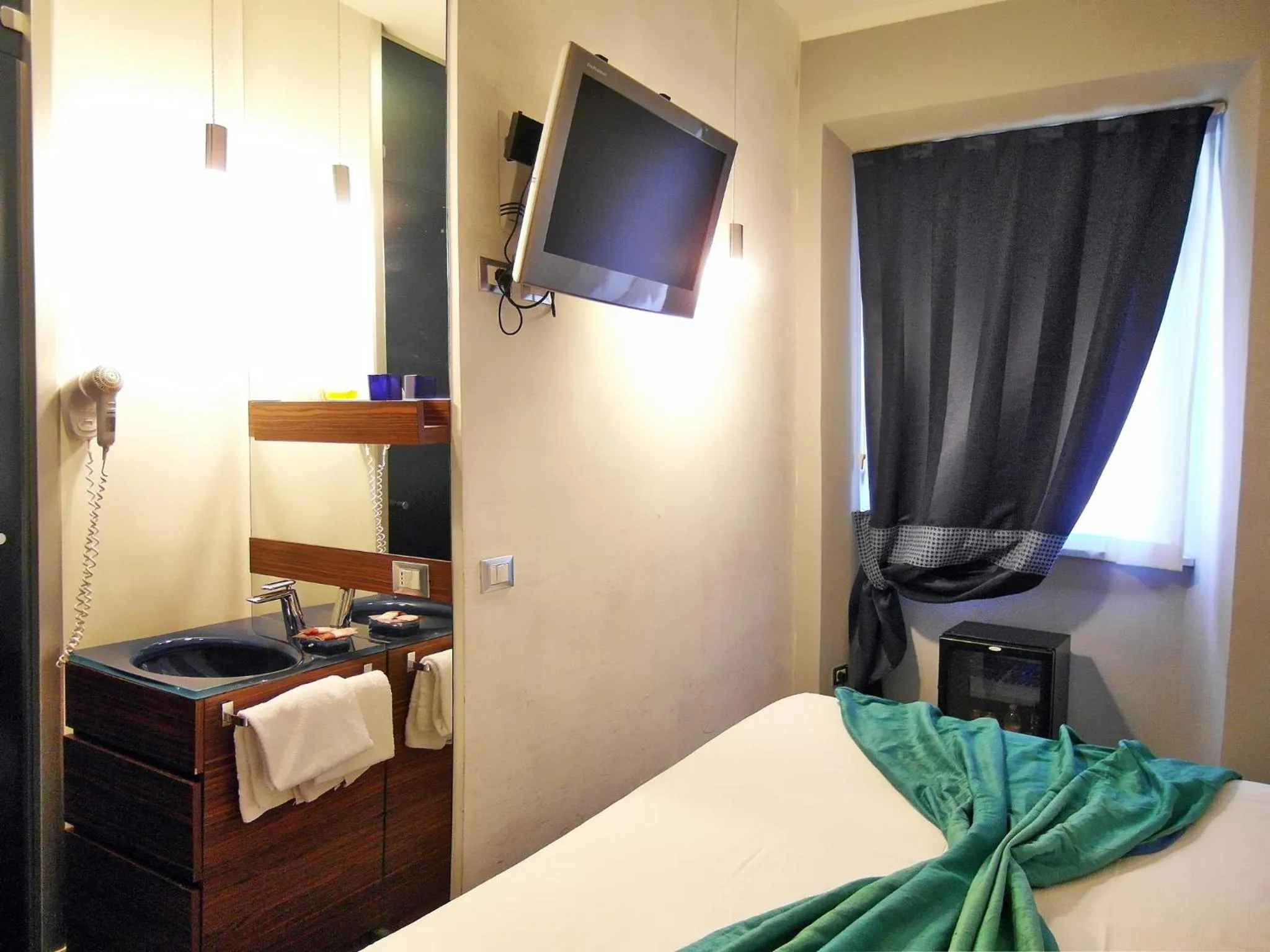 Bed in Hotel California