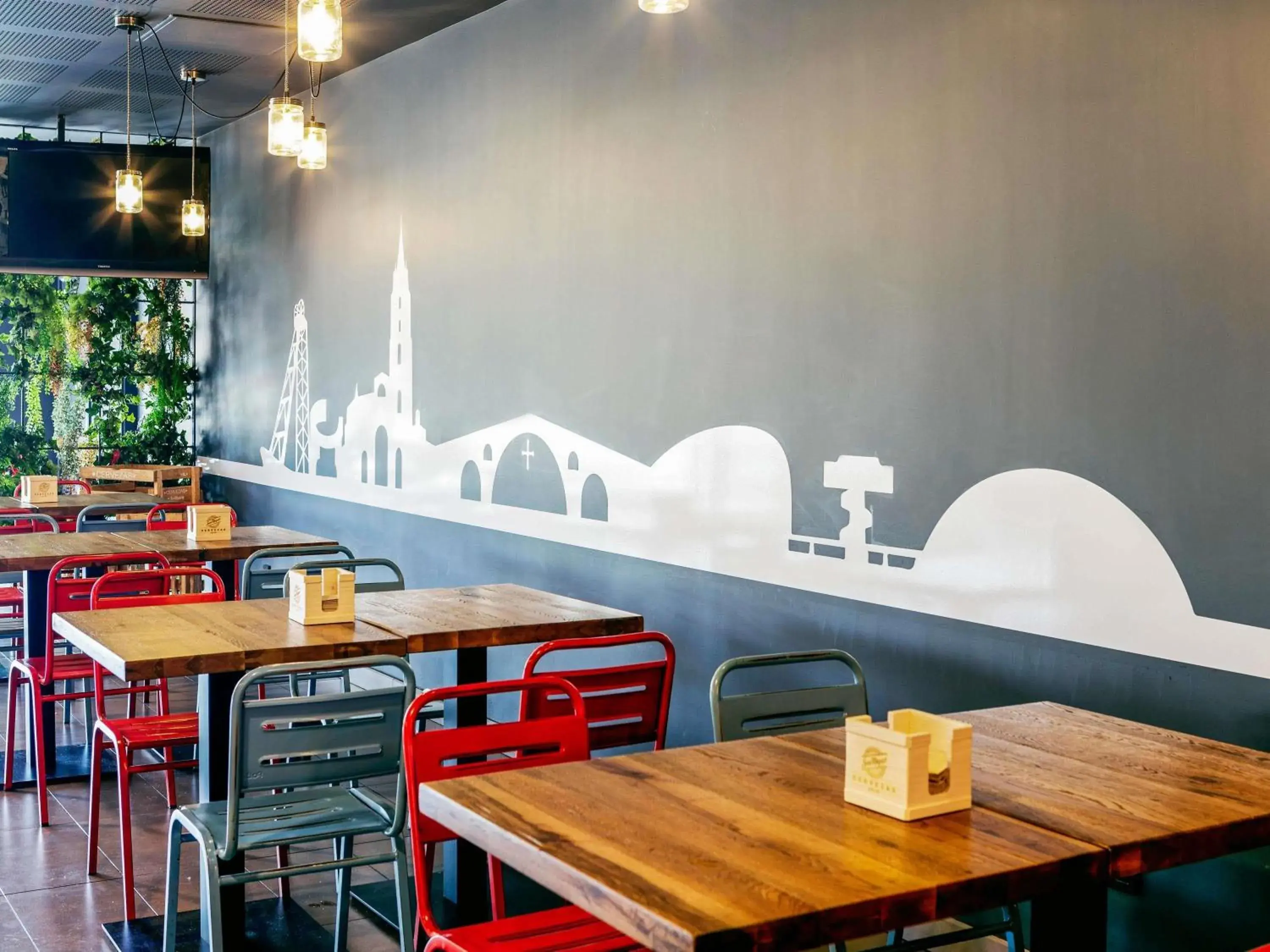 Restaurant/places to eat in Ibis Budget Oviedo Restaurant/places to eat in Ibis Budget Oviedo