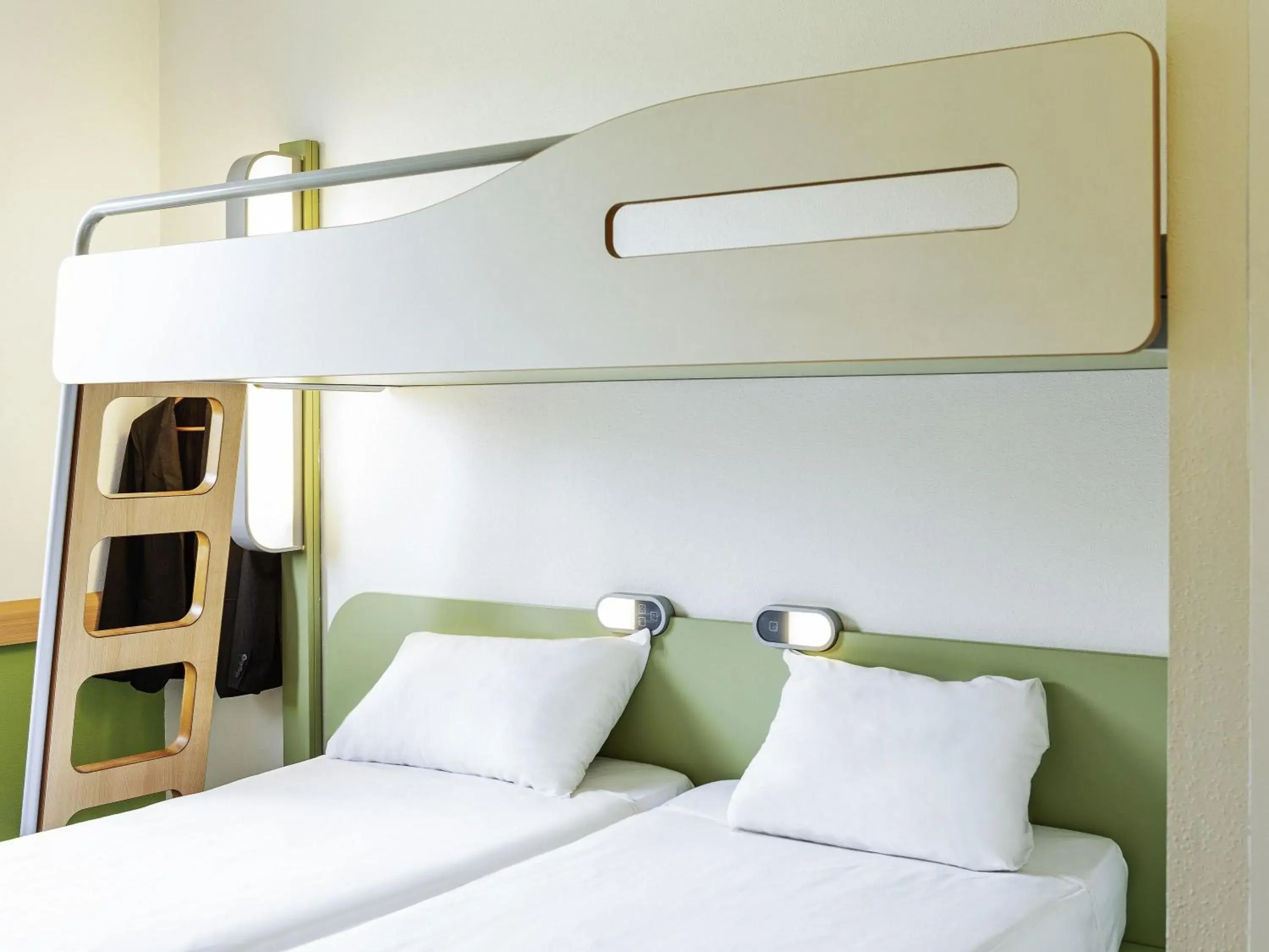 Bedroom, Bed in Ibis Budget Oviedo Bedroom, Bed in Ibis Budget Oviedo