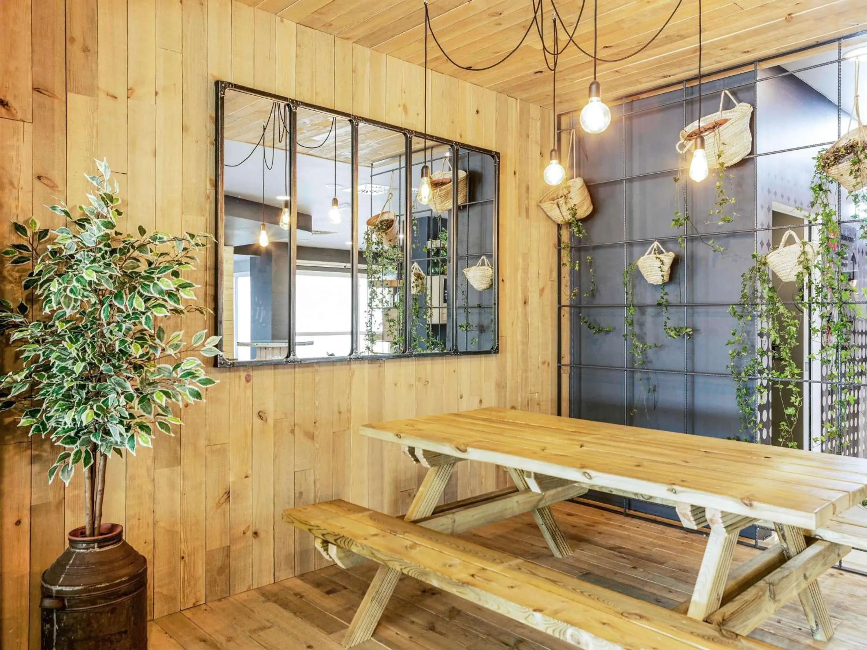 Restaurant/places to eat in Ibis Budget Oviedo Restaurant/places to eat in Ibis Budget Oviedo