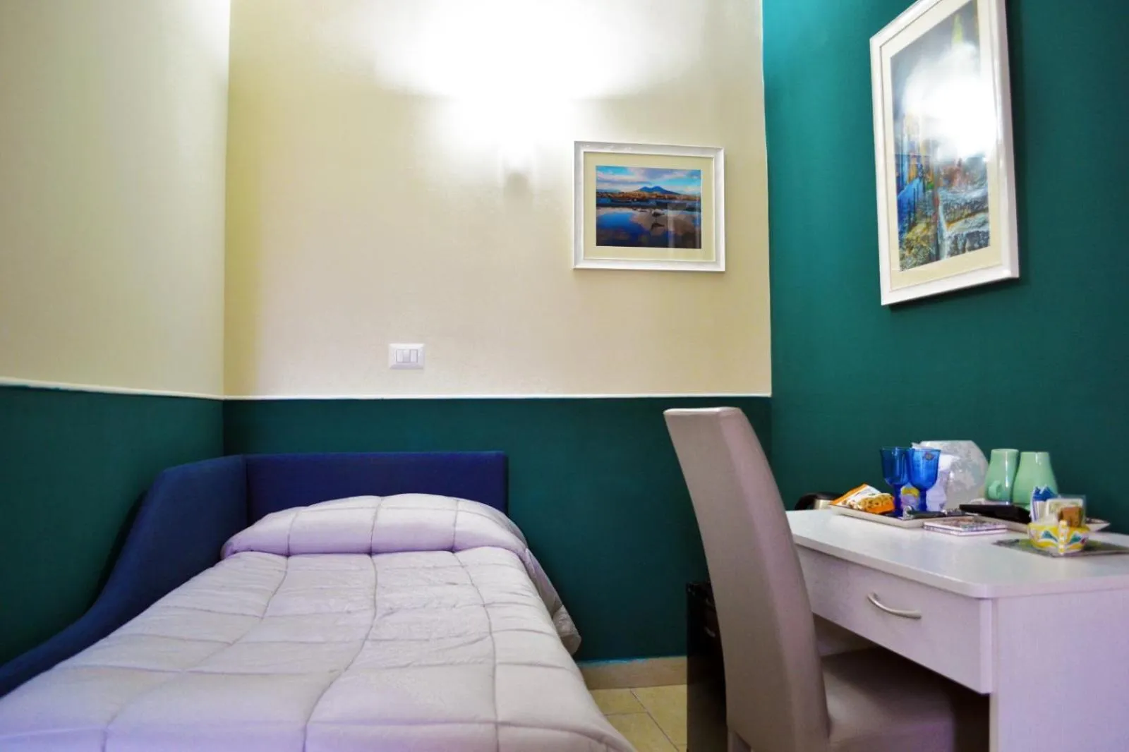 Bed in Il Viaggio di Dante Historical Center